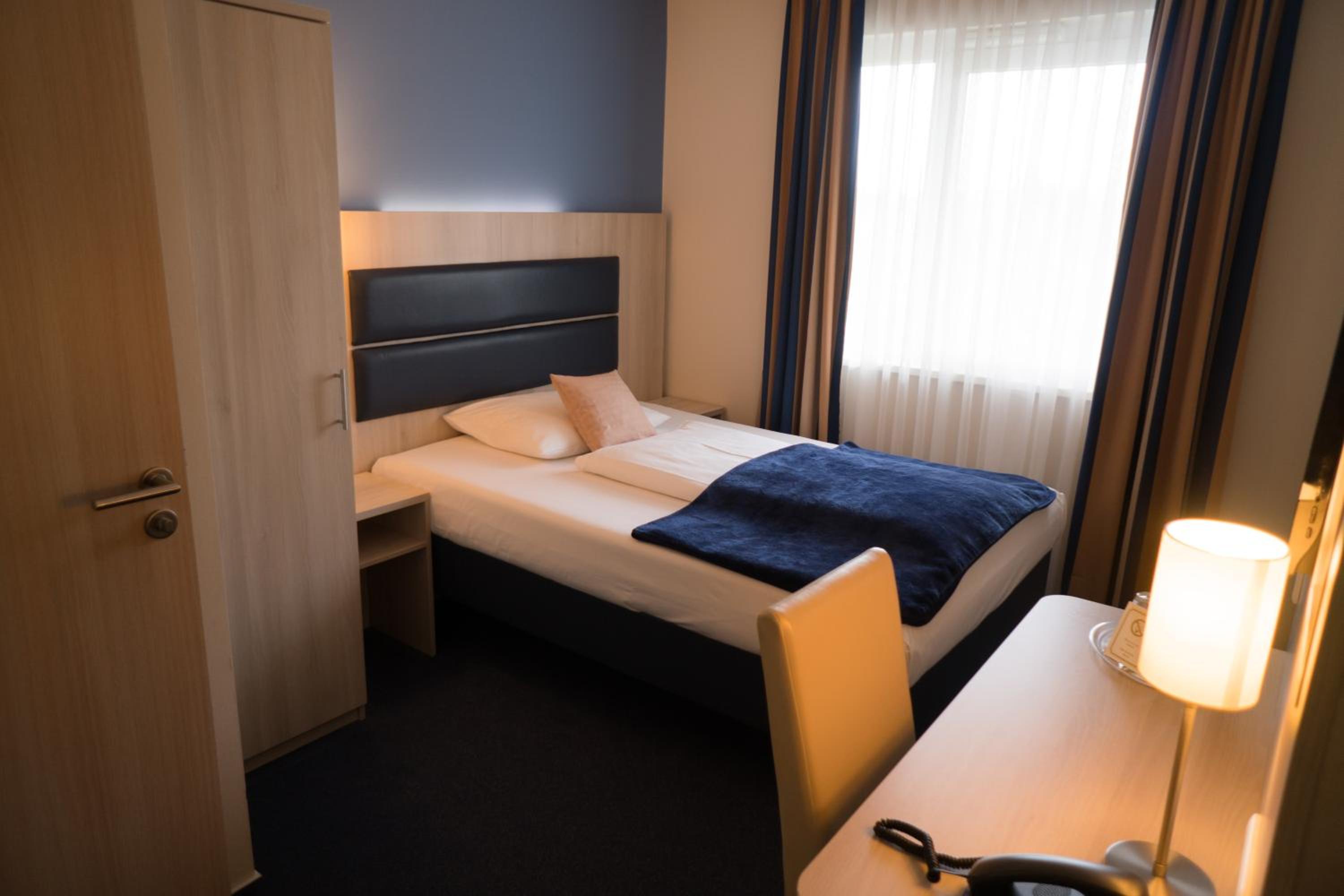 Single Room photo 3