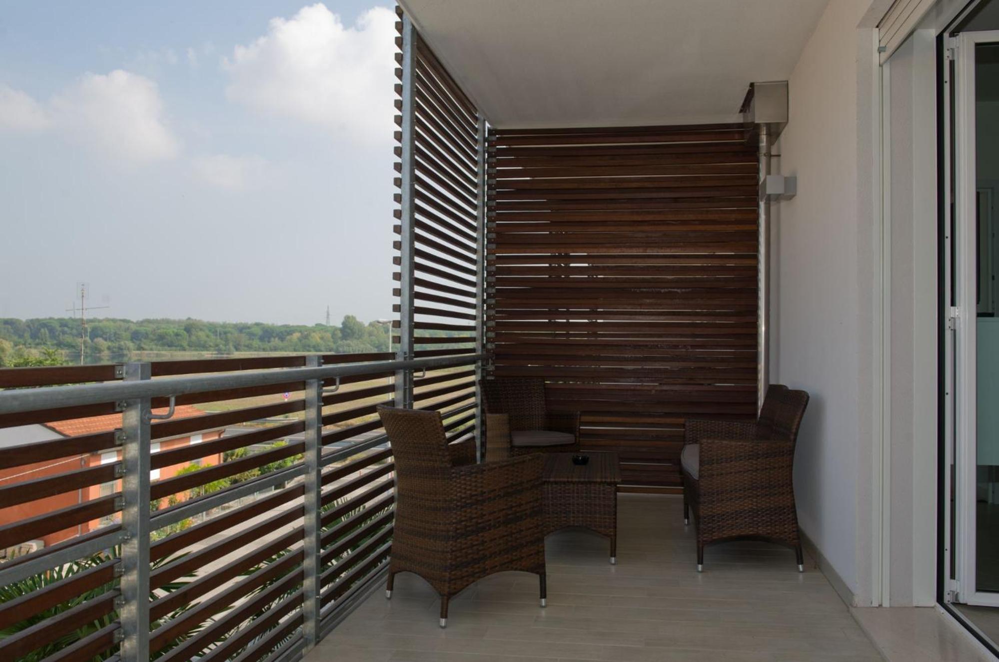 One-Bedroom Apartment - Photo 3