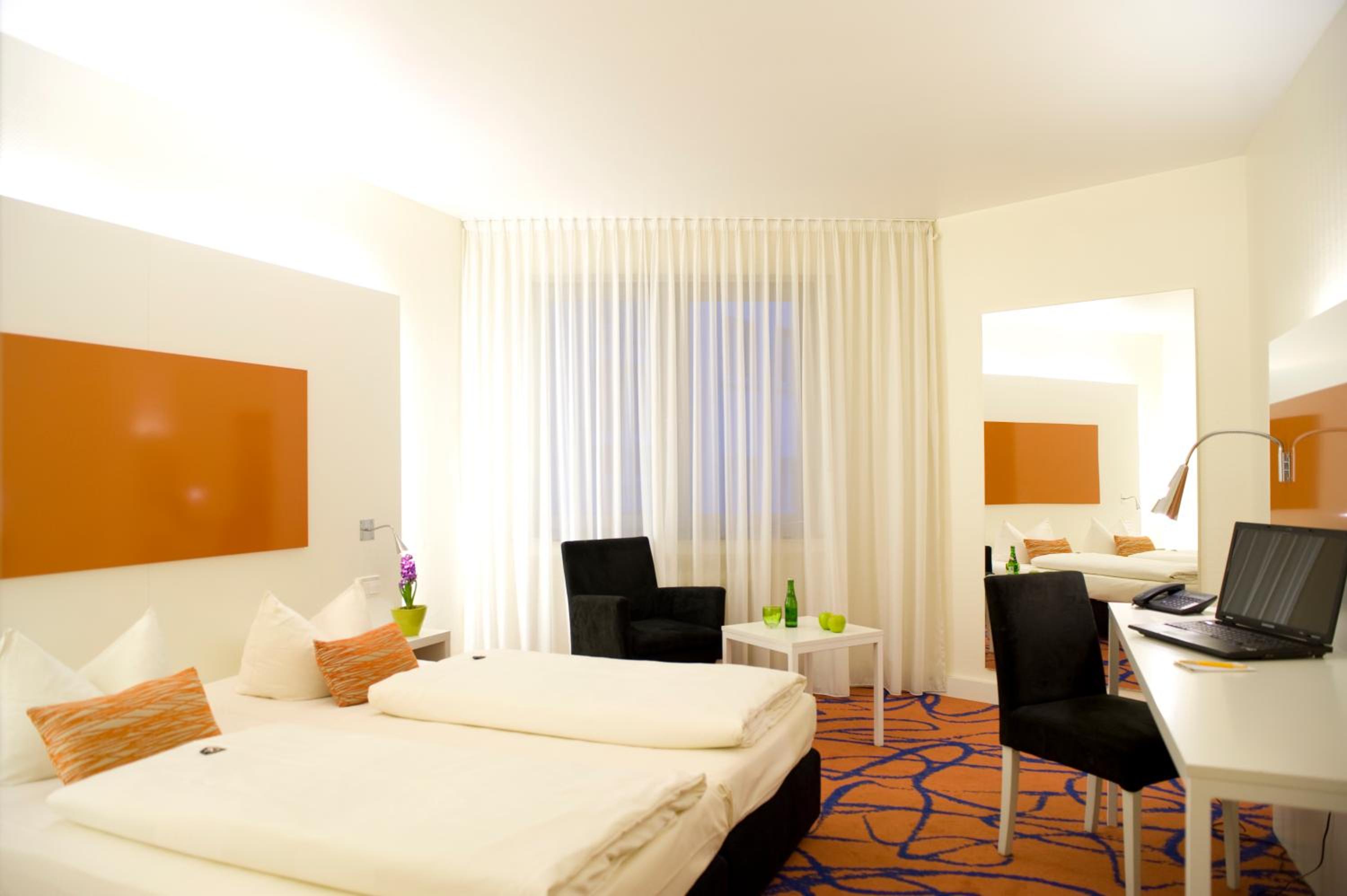Standard Twin Room - Photo 1