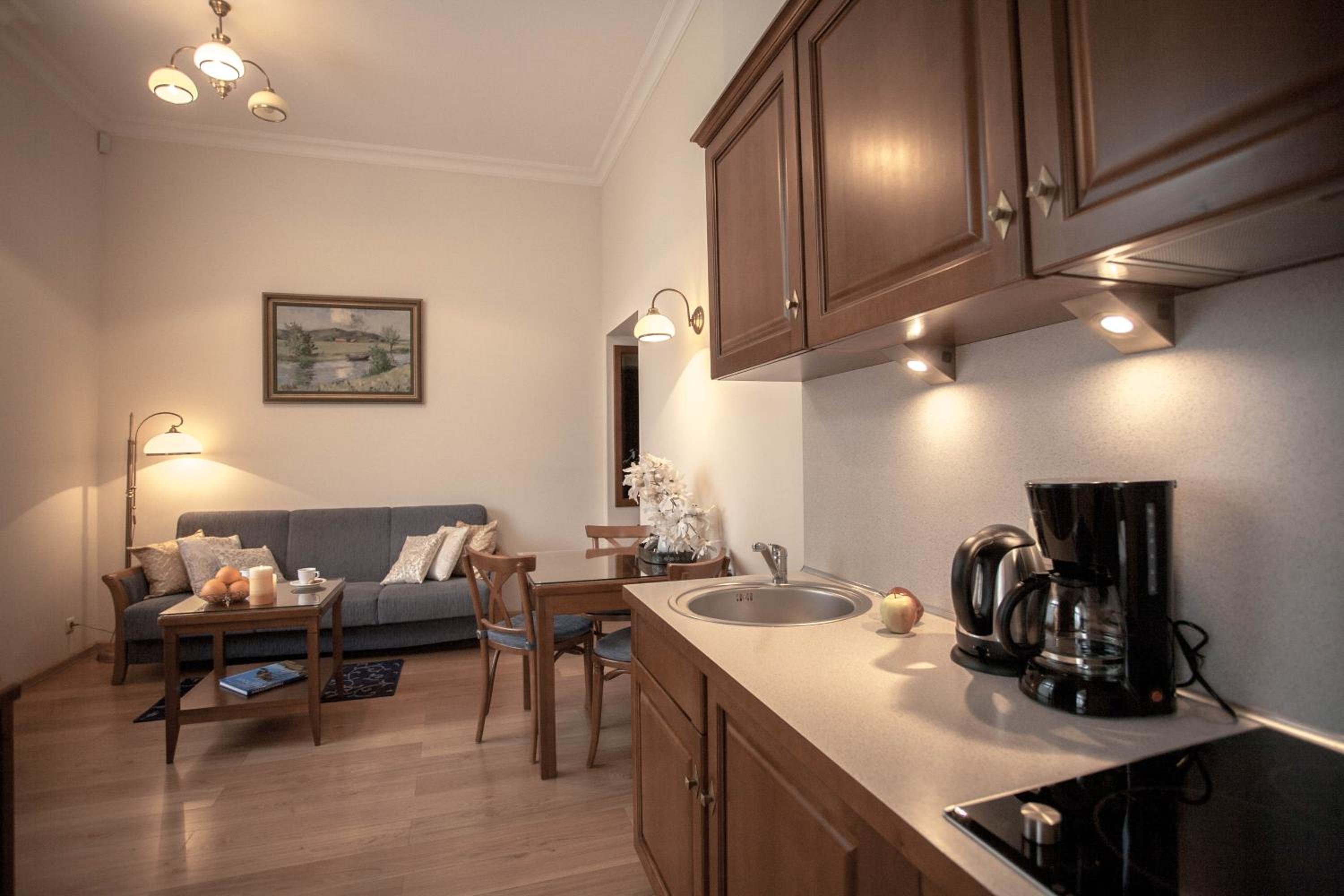One-Bedroom Standard Apartment A with Balcony photo 3