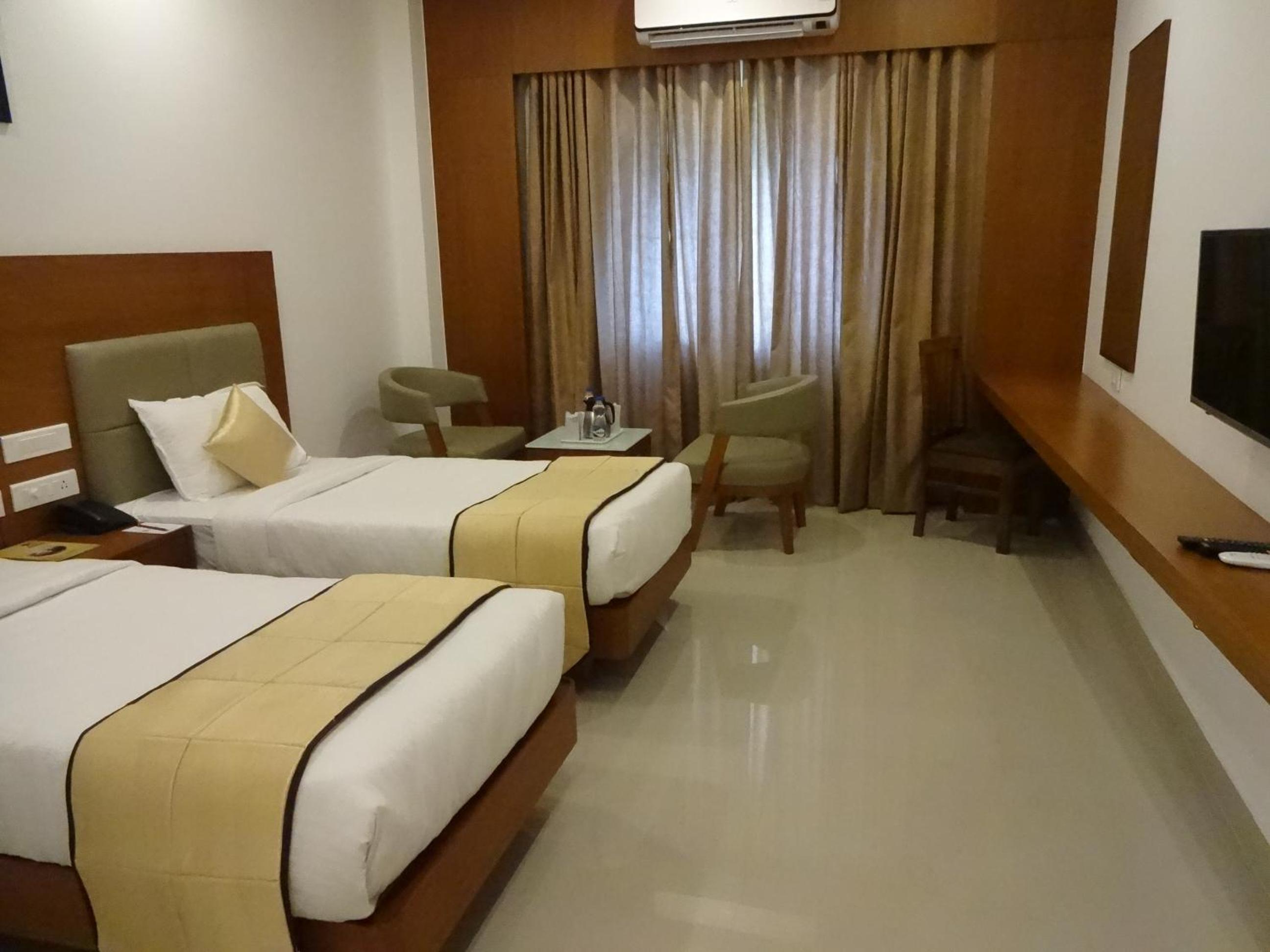 Deluxe Double or Twin Room photo 3