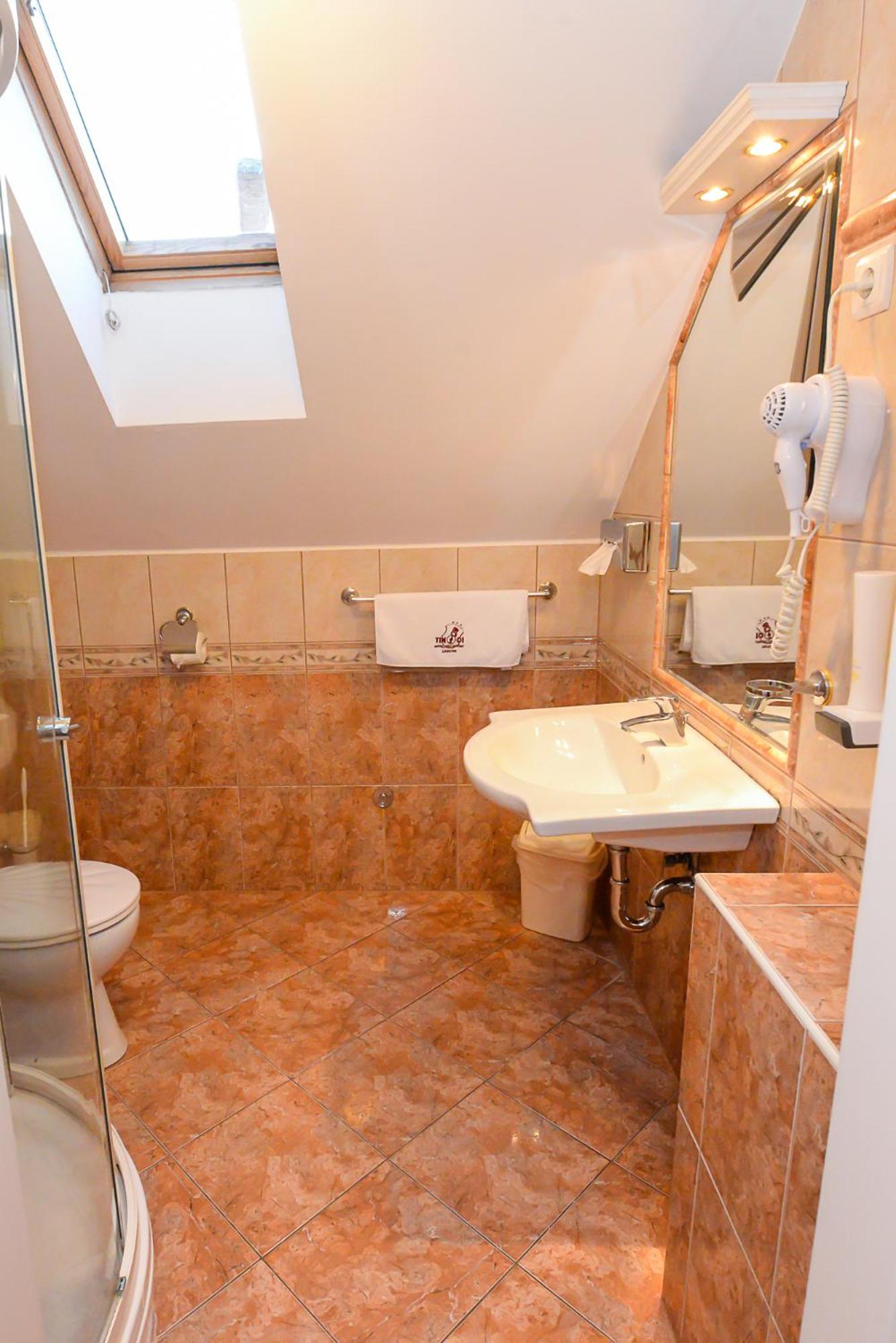 Superior Quadruple Room - Photo 9
