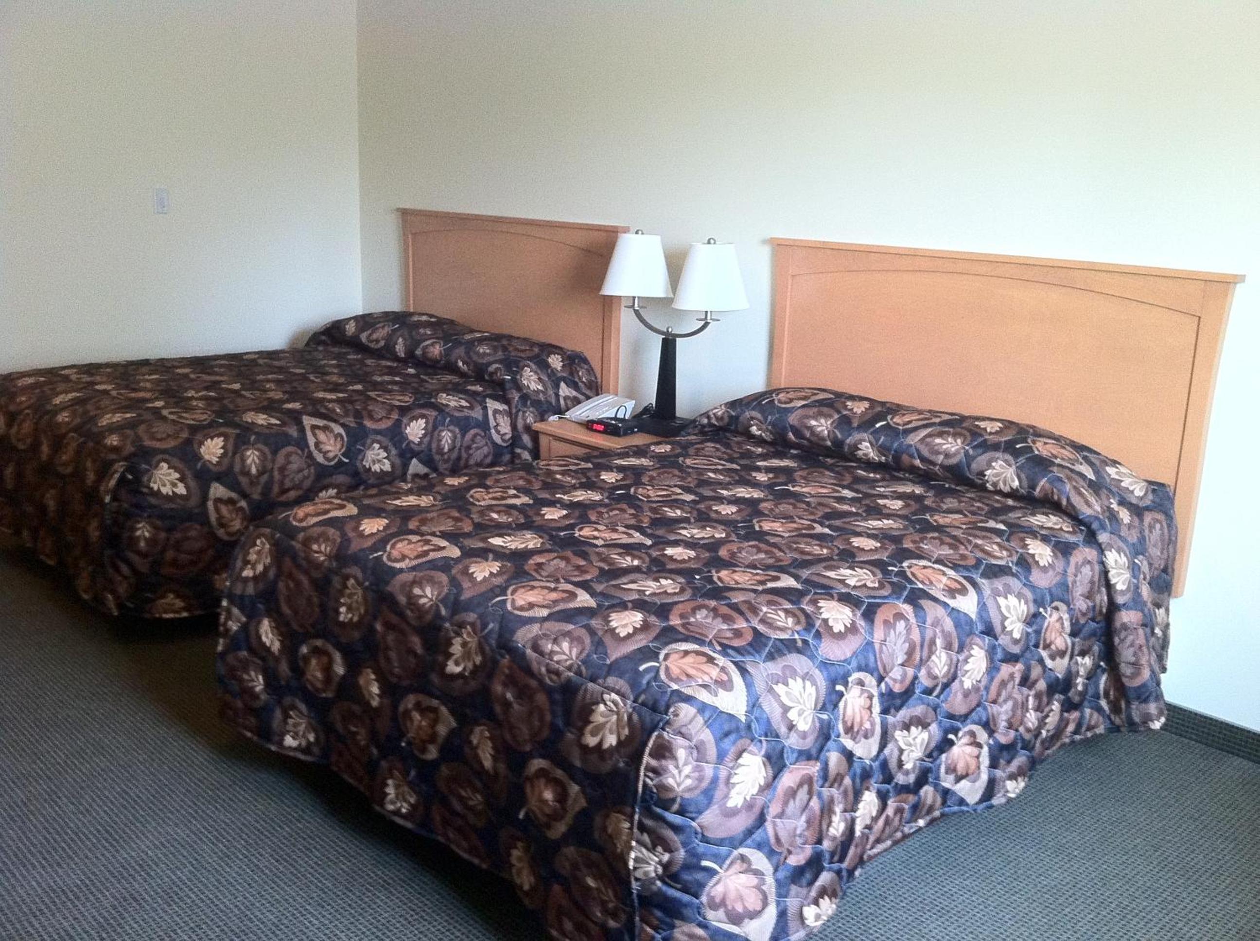 Queen Room with Two Queen Beds photo 1