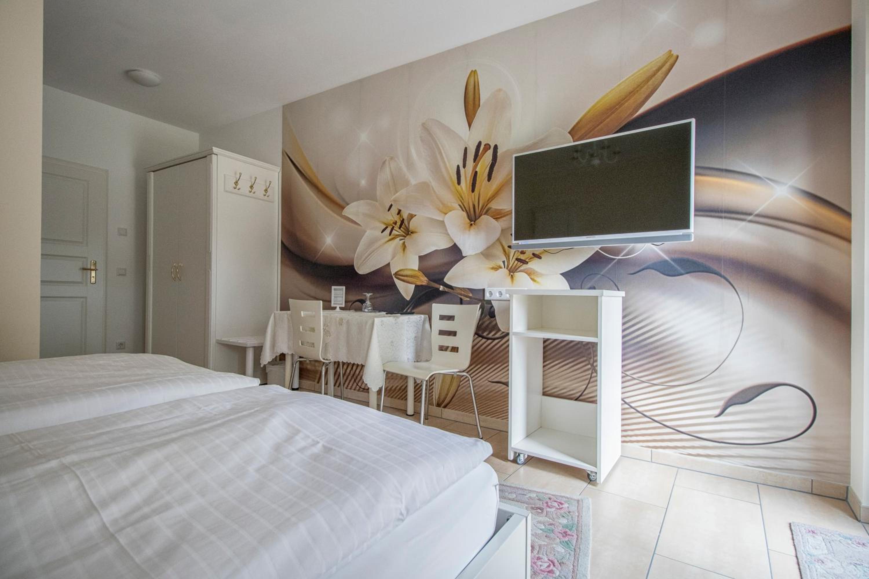Double Room - Photo 1
