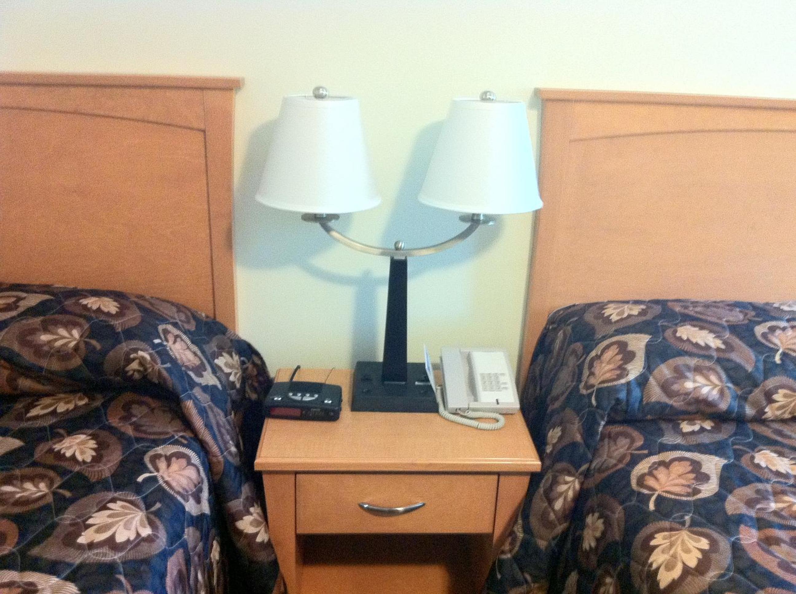 Queen Room with Two Queen Beds photo 3