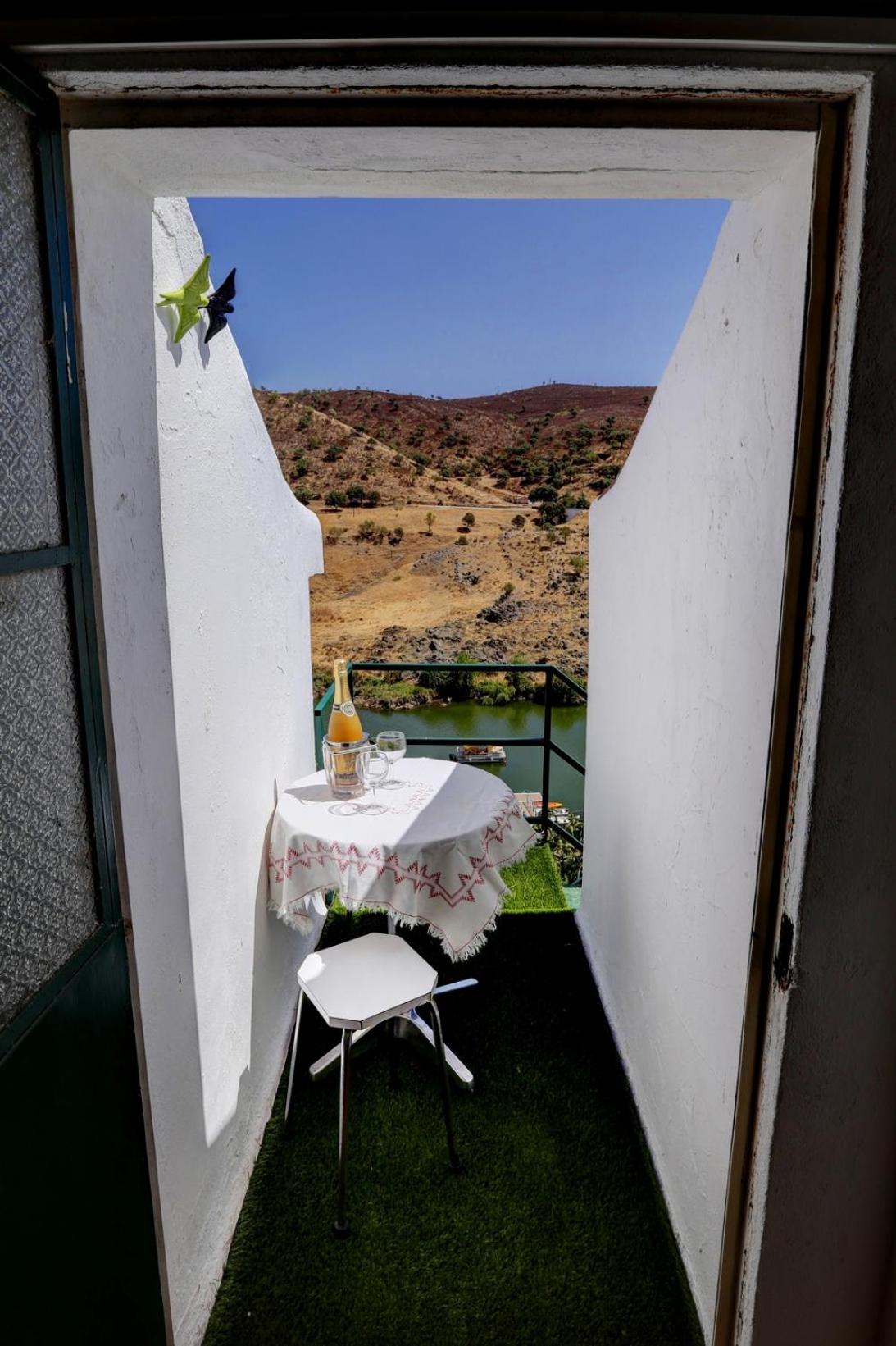 Triple Room with Balcony - Photo 4