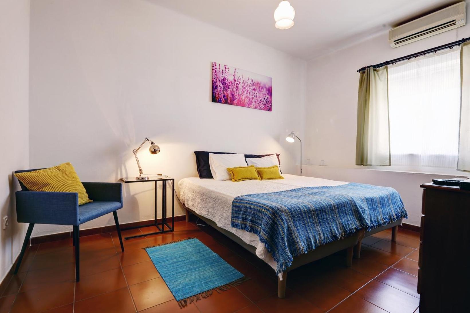 Double Room with Private Bathroom - Photo 6