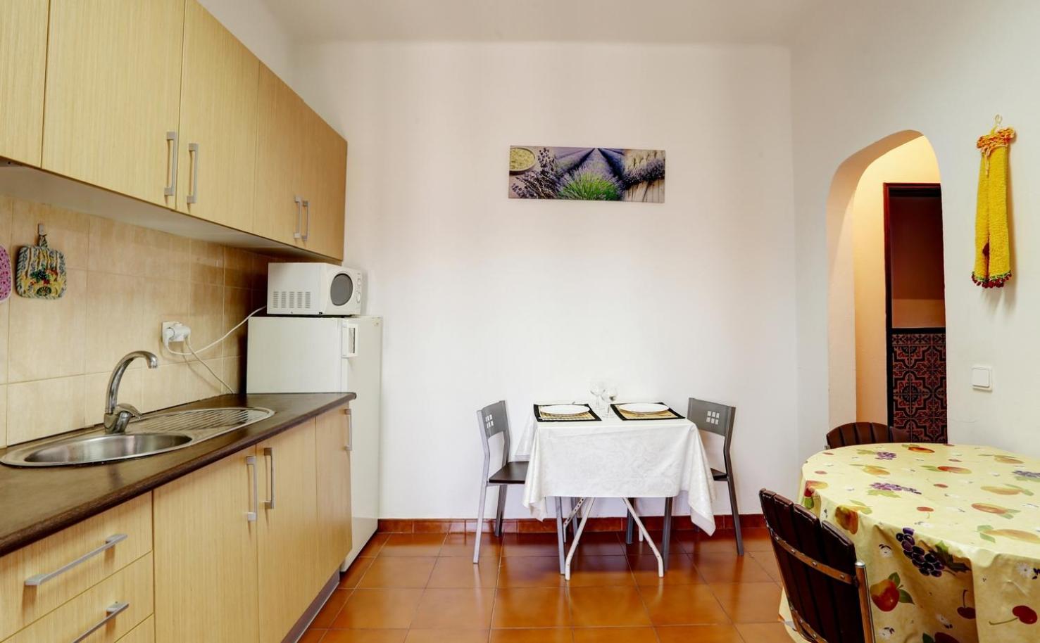 Double Room with Private Bathroom - Photo 3