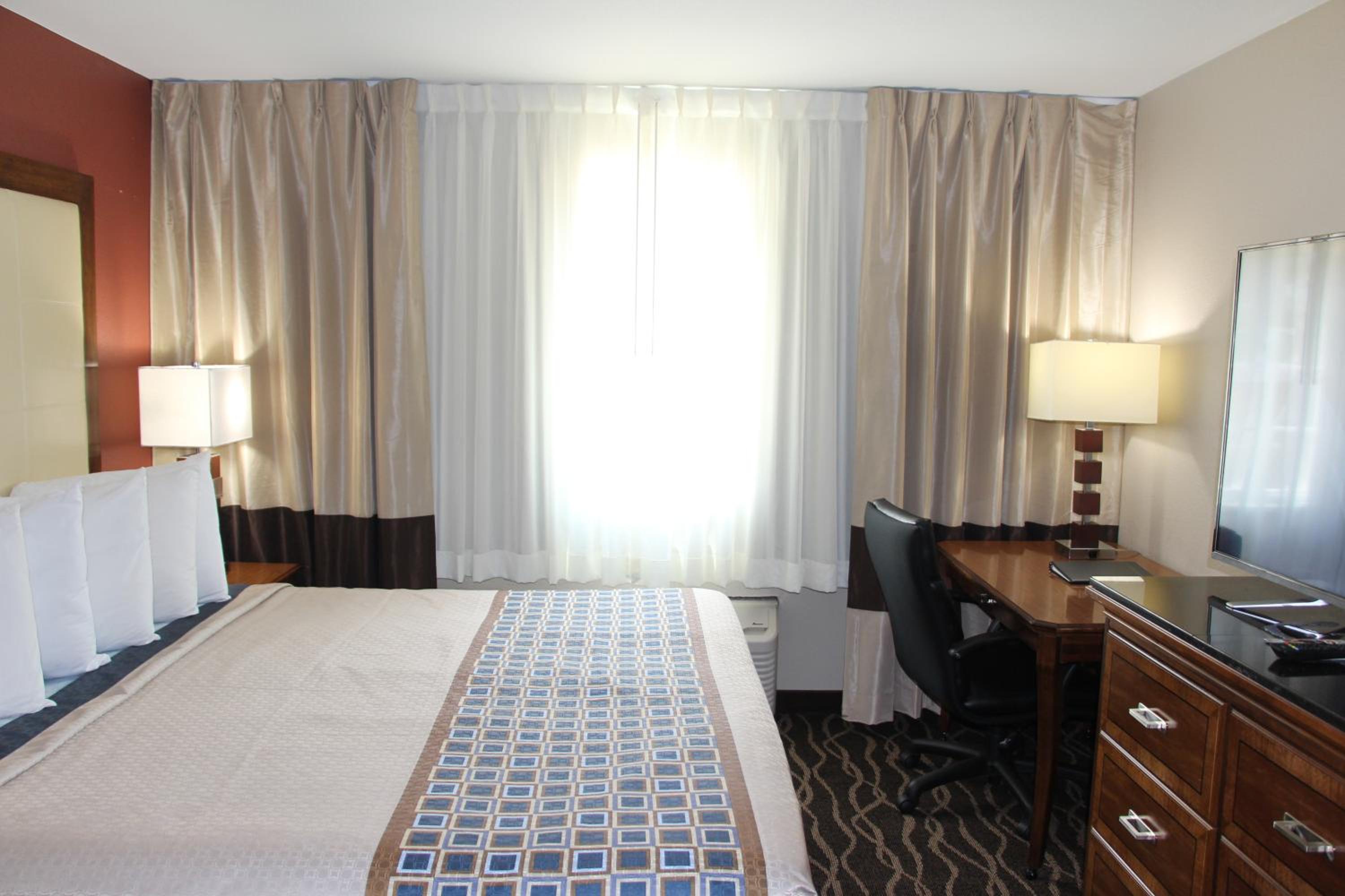 Executive King Room - Non-Smoking - Indoor photo 2