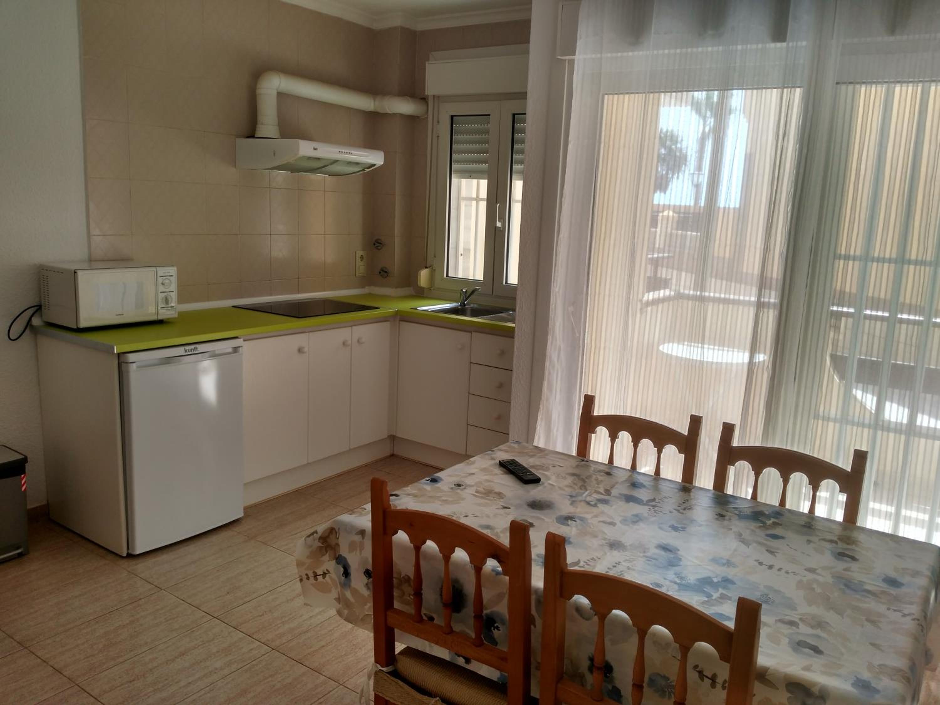 One-Bedroom Apartment - Photo 3