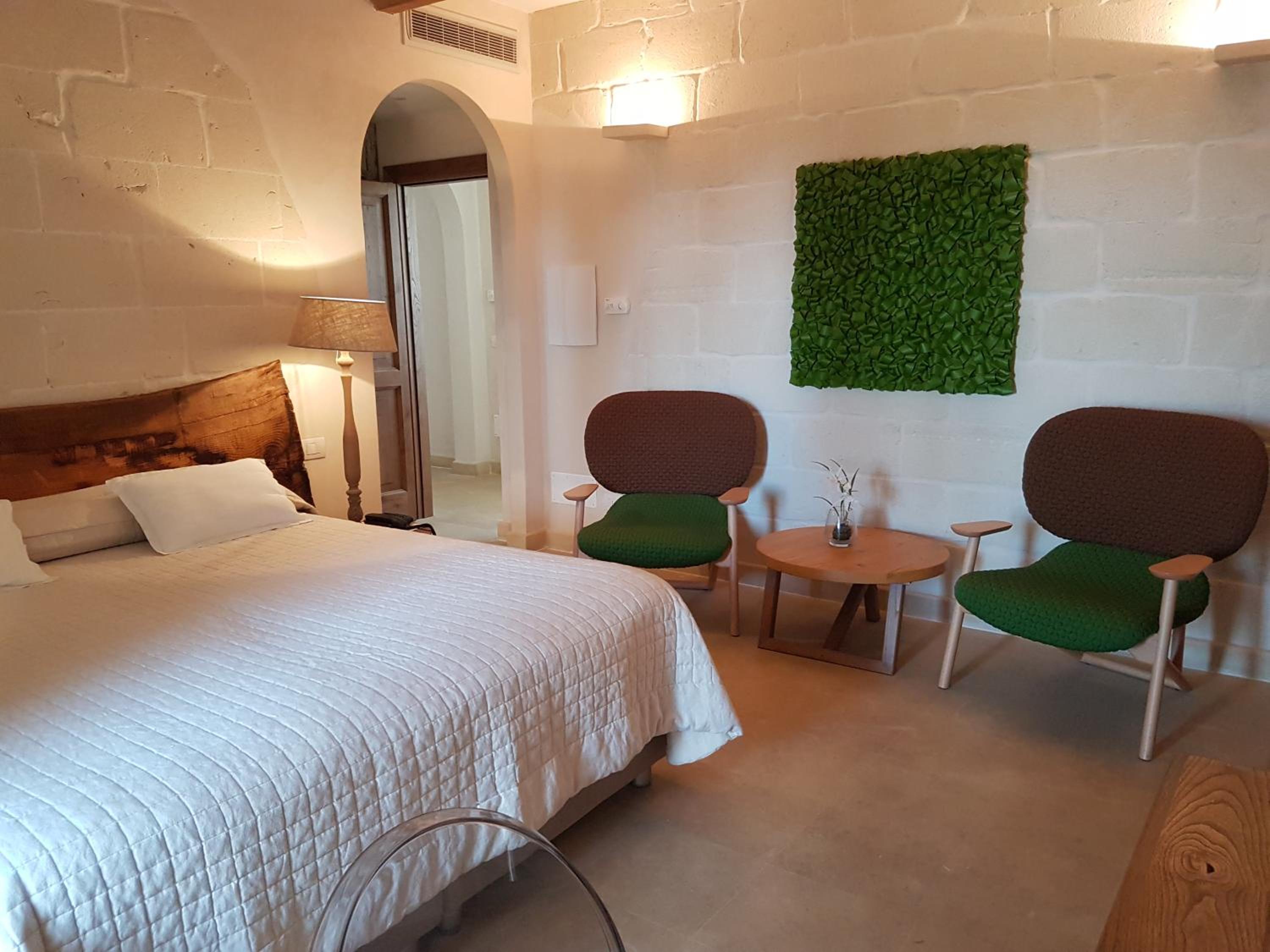 Deluxe Double Room with Balcony photo 1