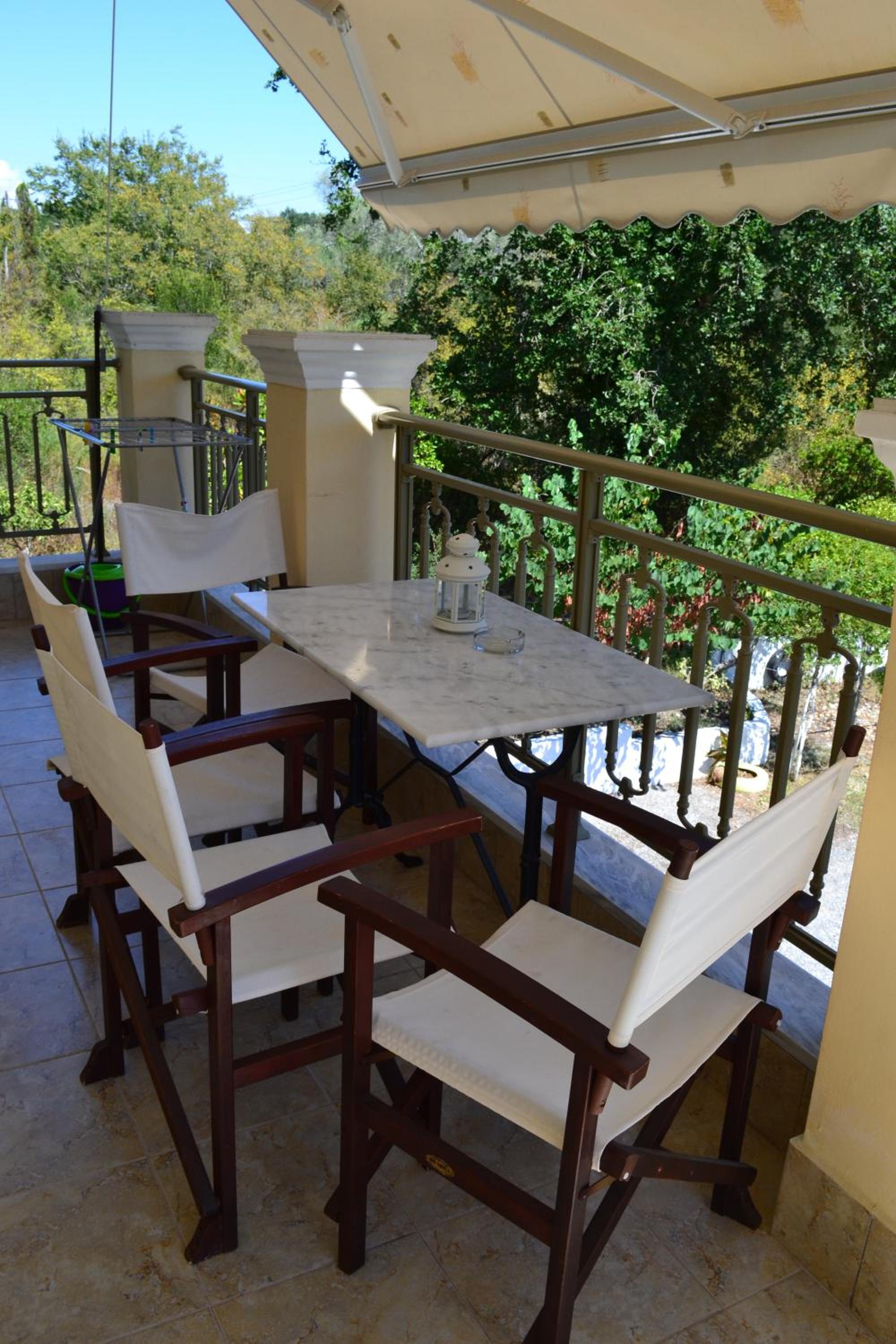 Apartment with Balcony photo 3