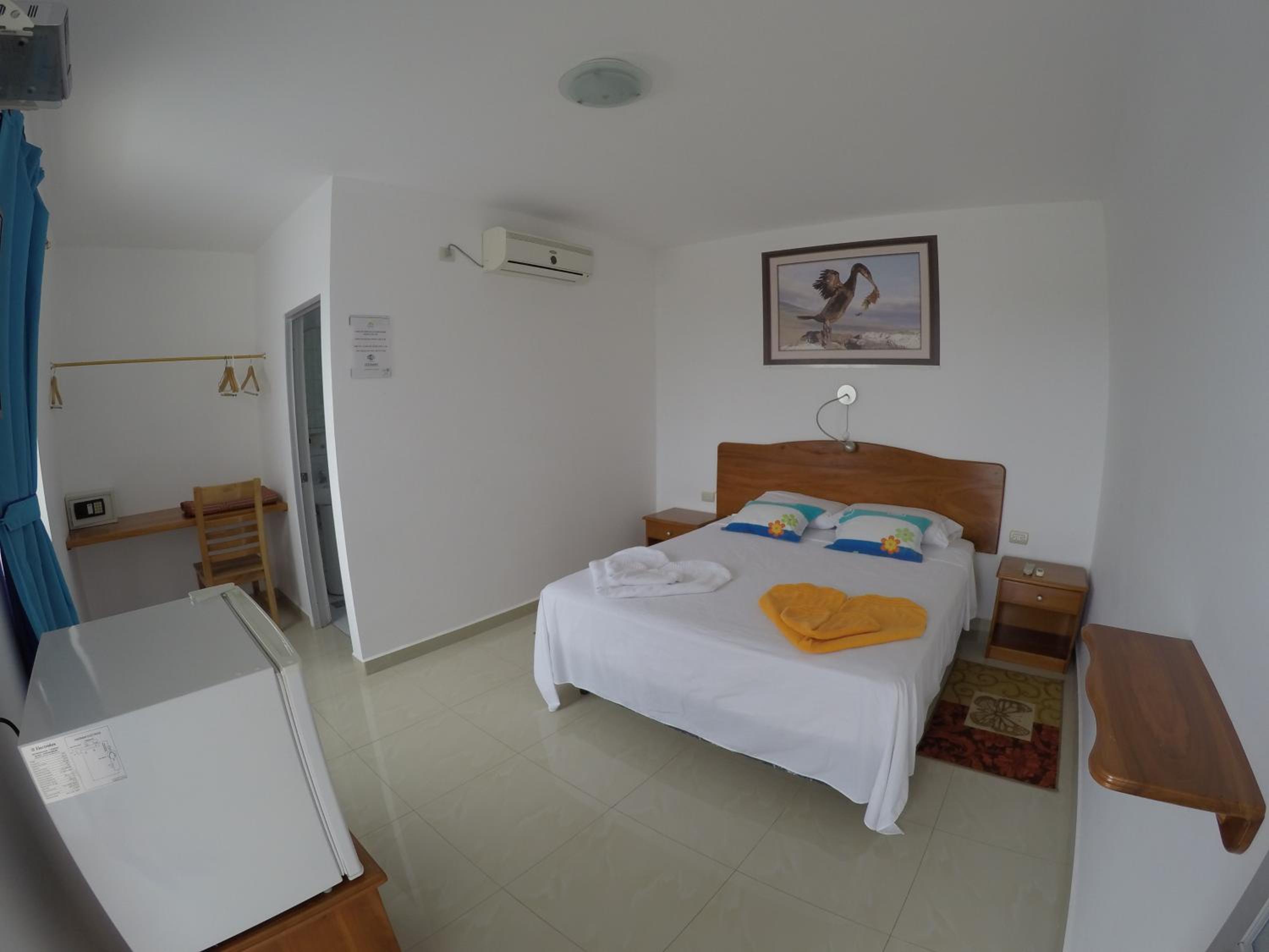 Queen Room with Pool View - Top Floor photo 2