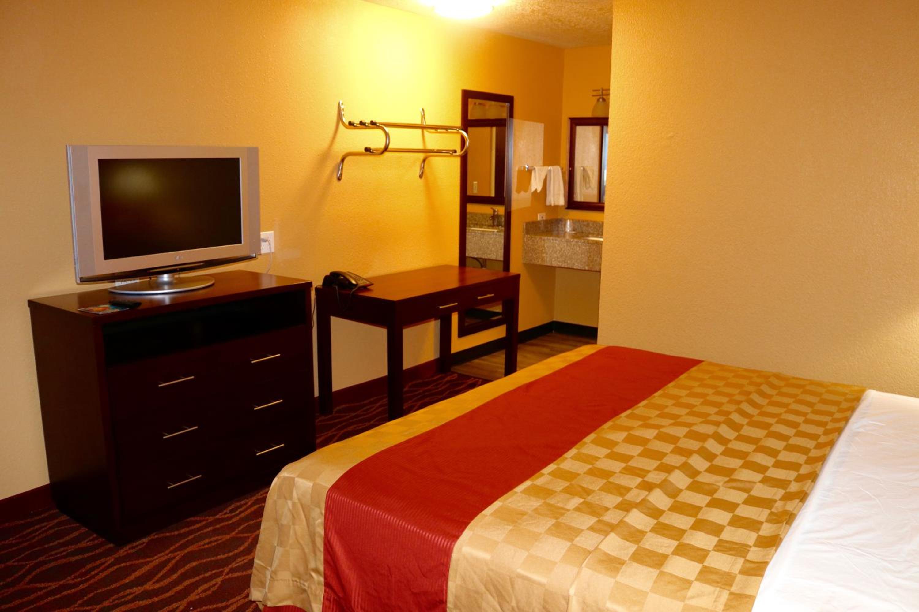 King Room - Non-Smoking- No-pets photo 1