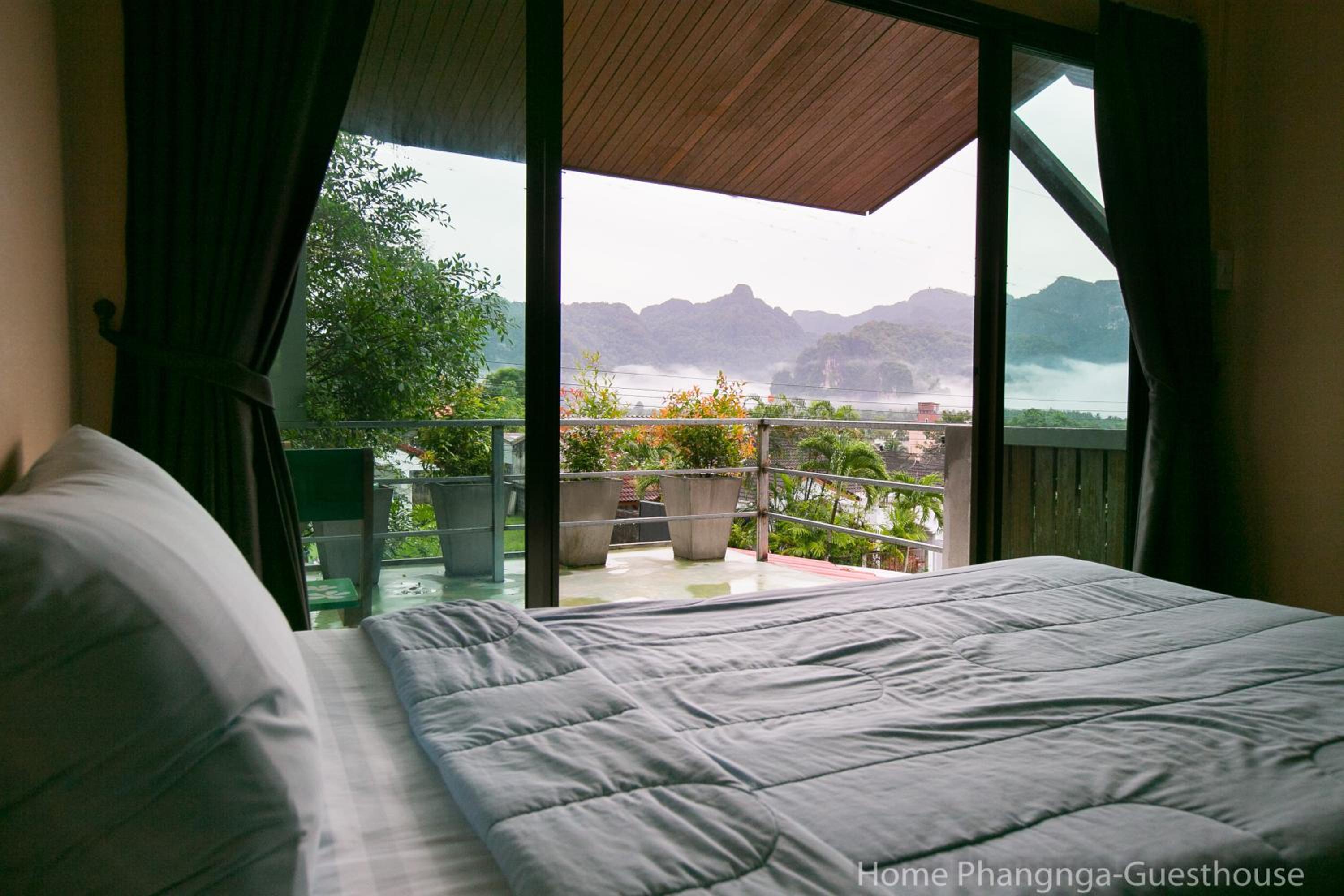 King Room with Mountain View photo 2
