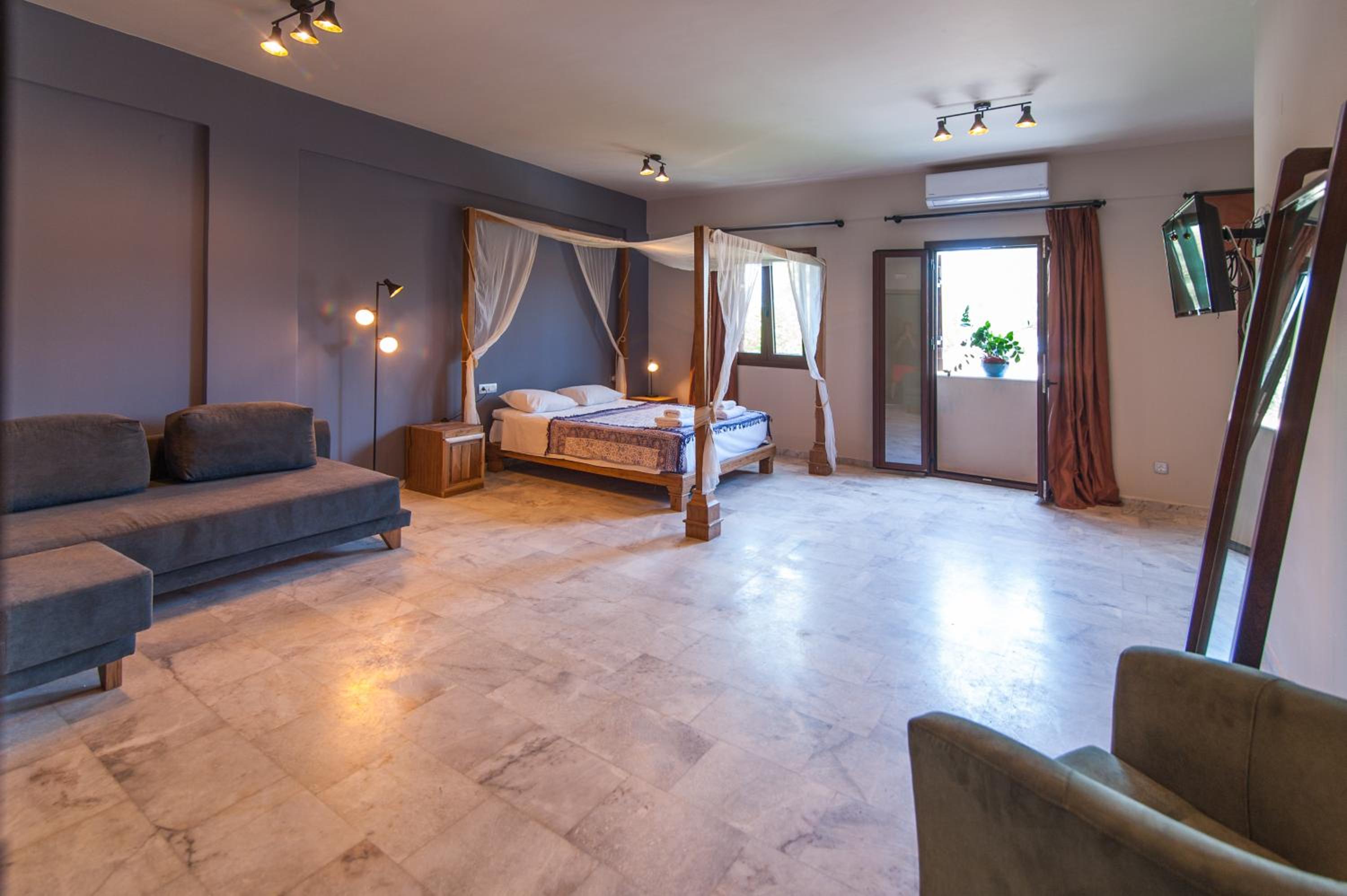 Superior Triple Room with Spa Bath