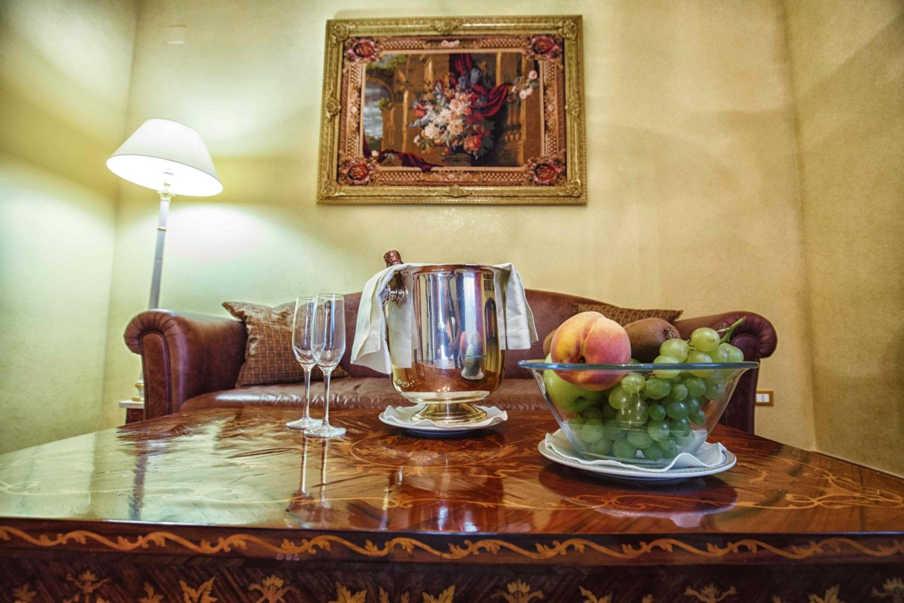 Deluxe Suite - Photo 1