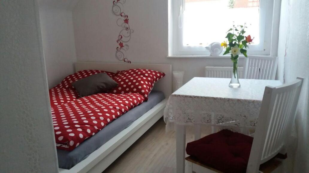 Budget Double Room - Photo 9