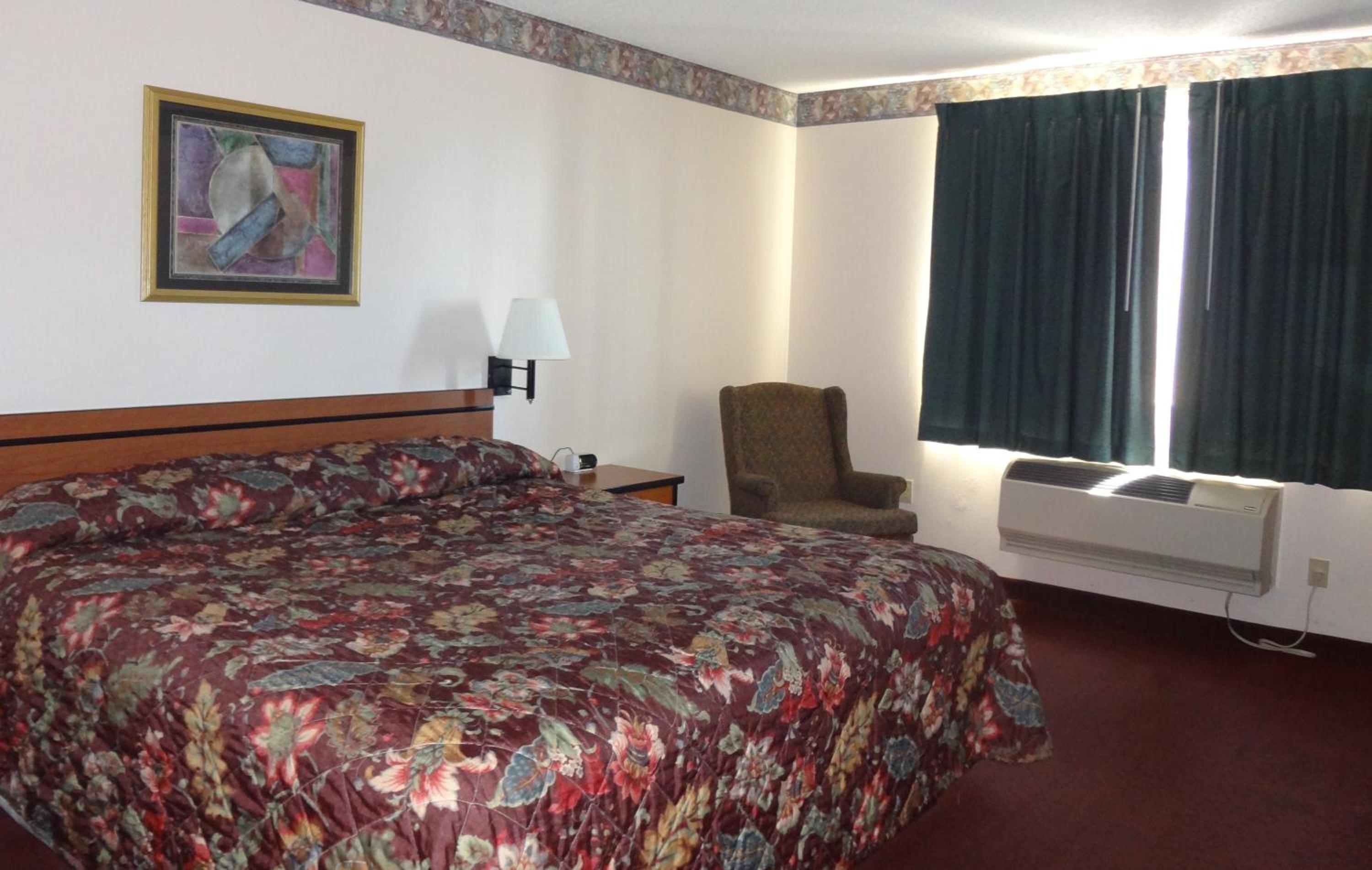 King Room - Non-Smoking - Photo 3