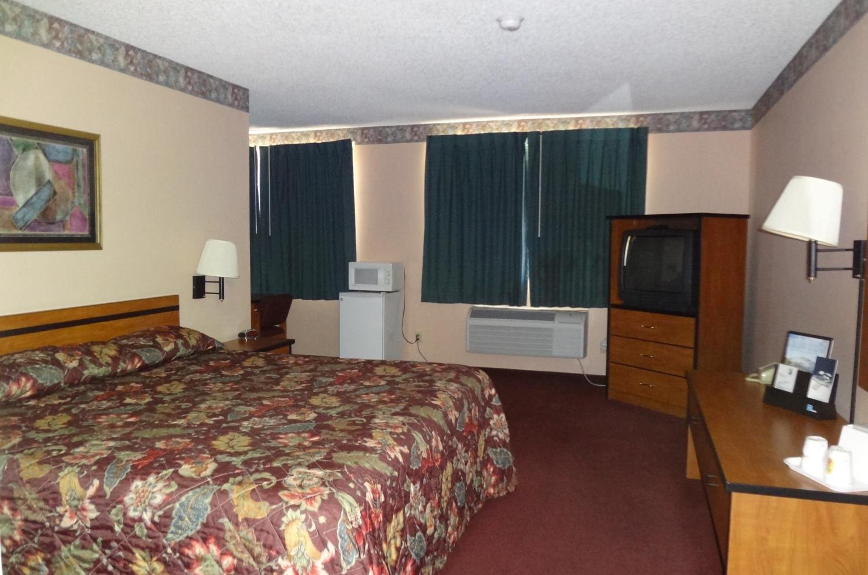 King Room - Non-Smoking - Photo 2