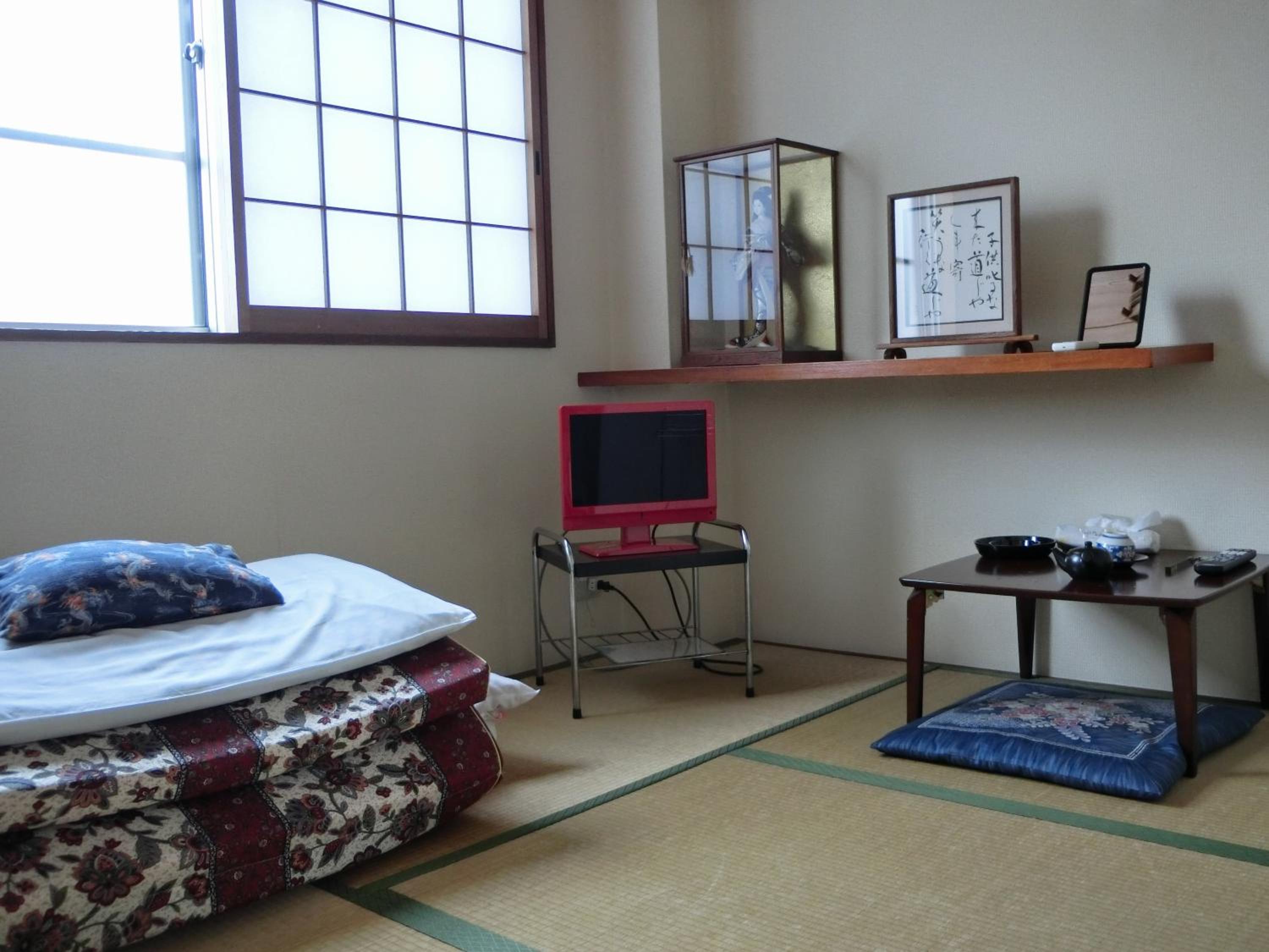 Japanese-Style Single Room