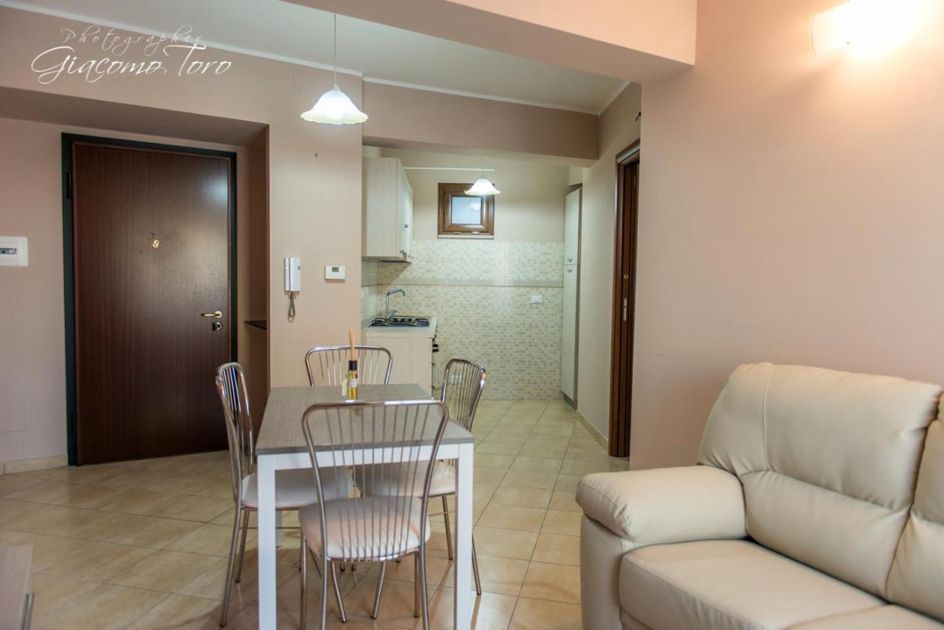 One-Bedroom Apartment - Photo 5
