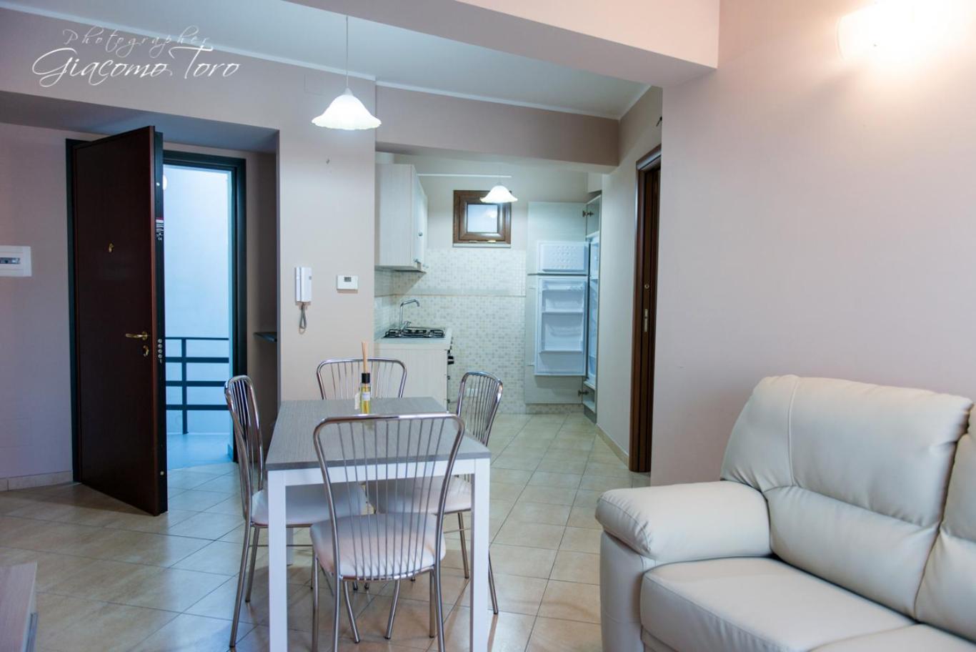 One-Bedroom Apartment - Photo 7