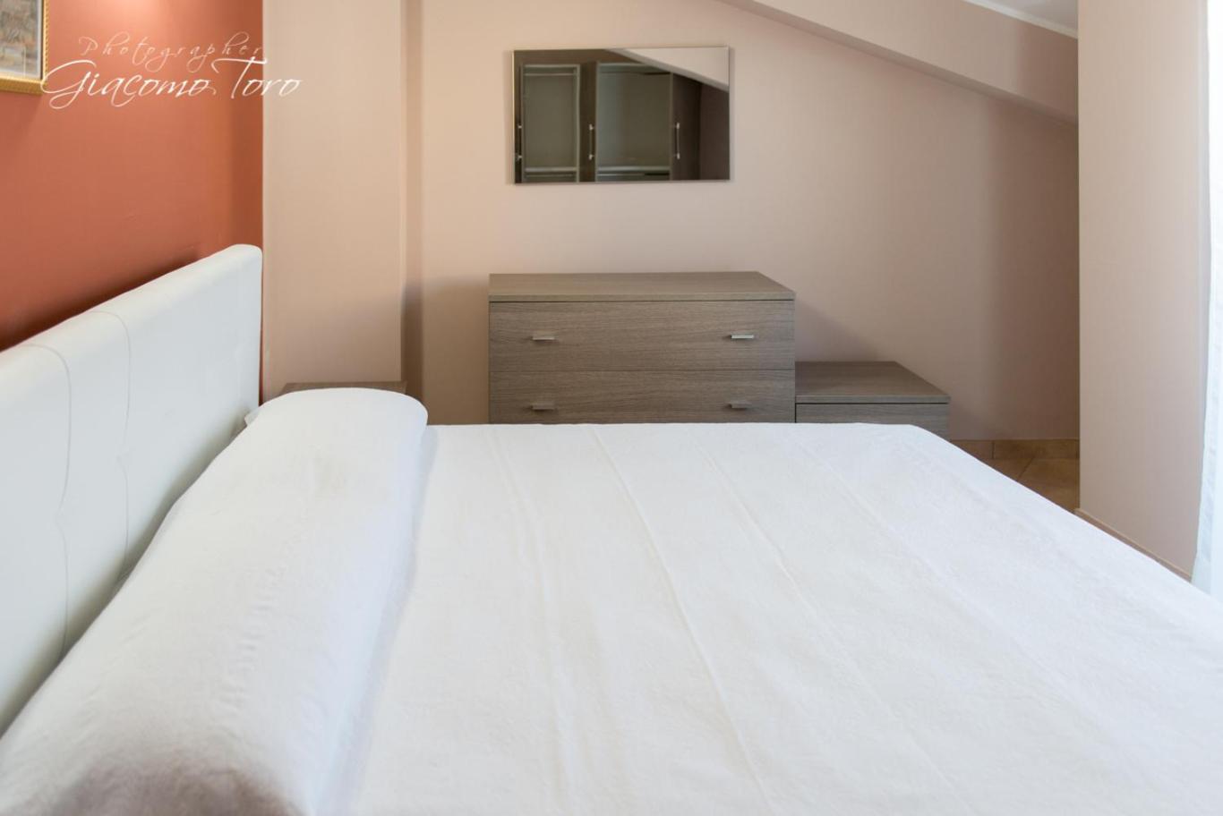 One-Bedroom Apartment - Photo 13