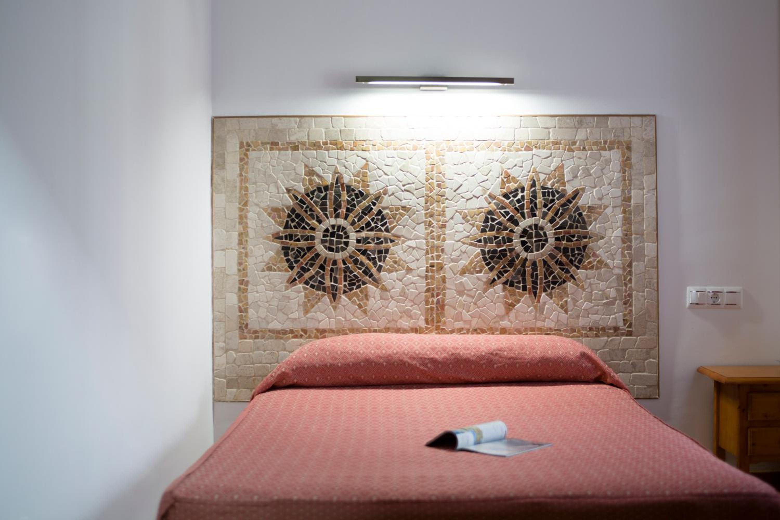 Double or Twin Room with Courtyard View photo 3