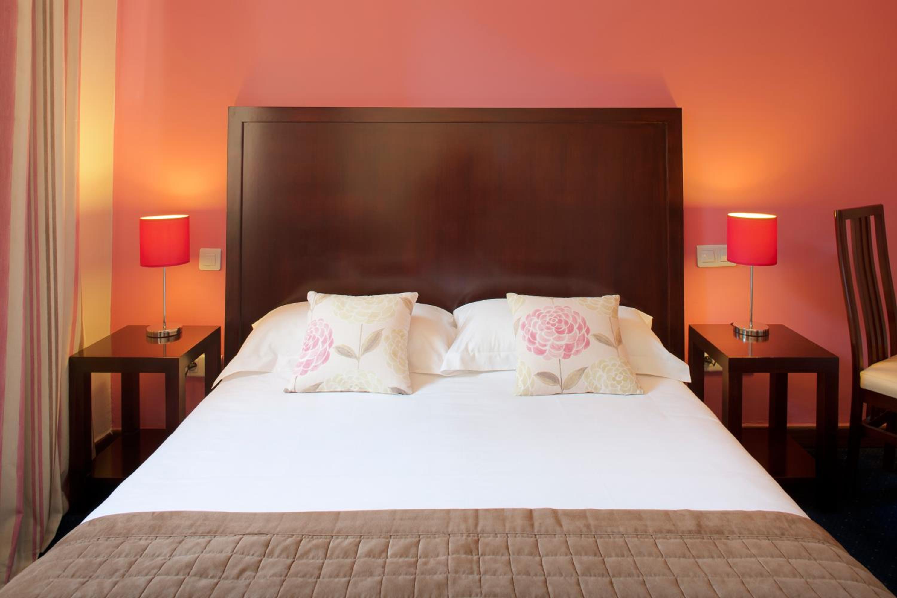 Standard Double Room - Photo 2