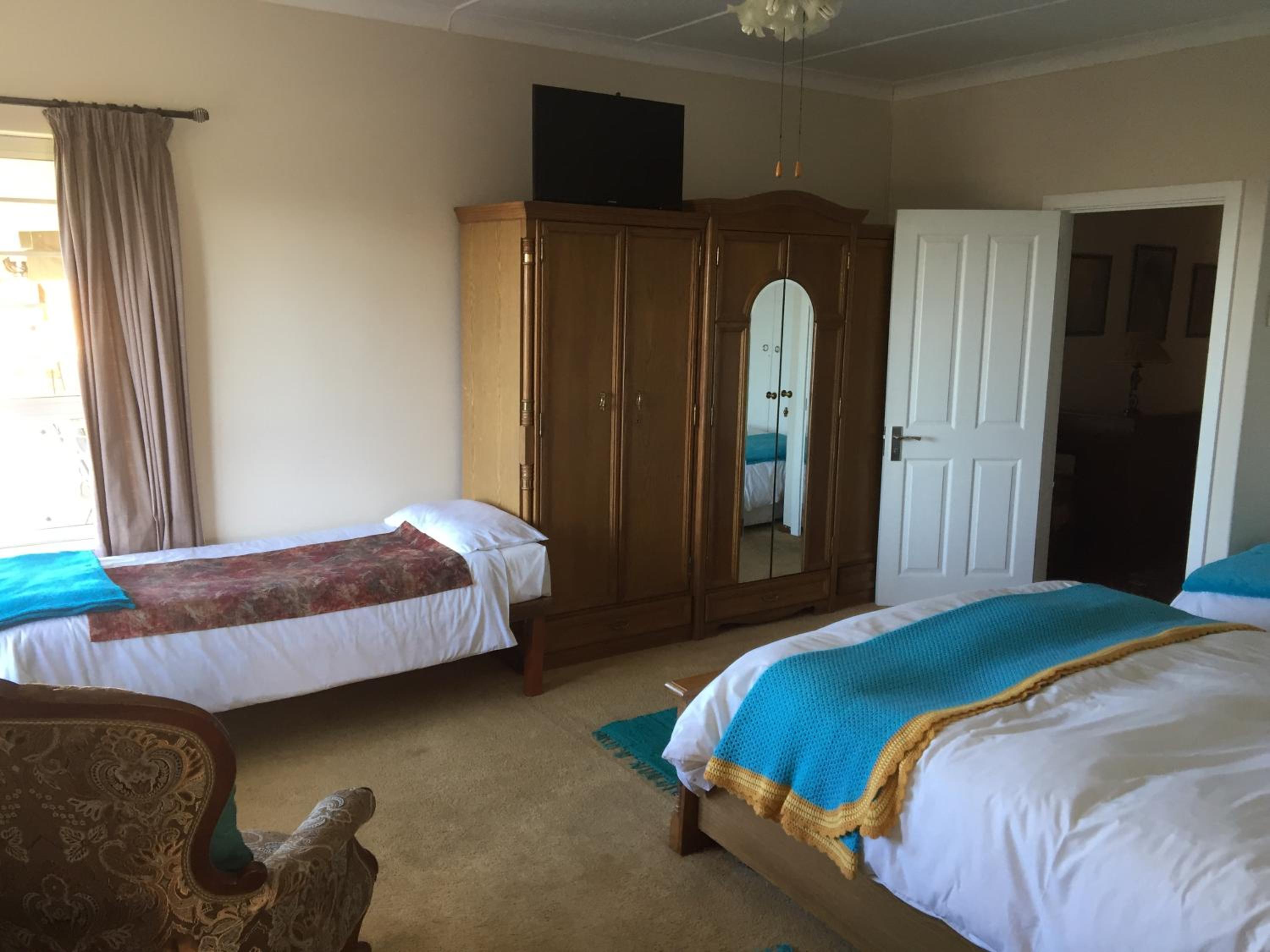 Double or Twin Room photo 3