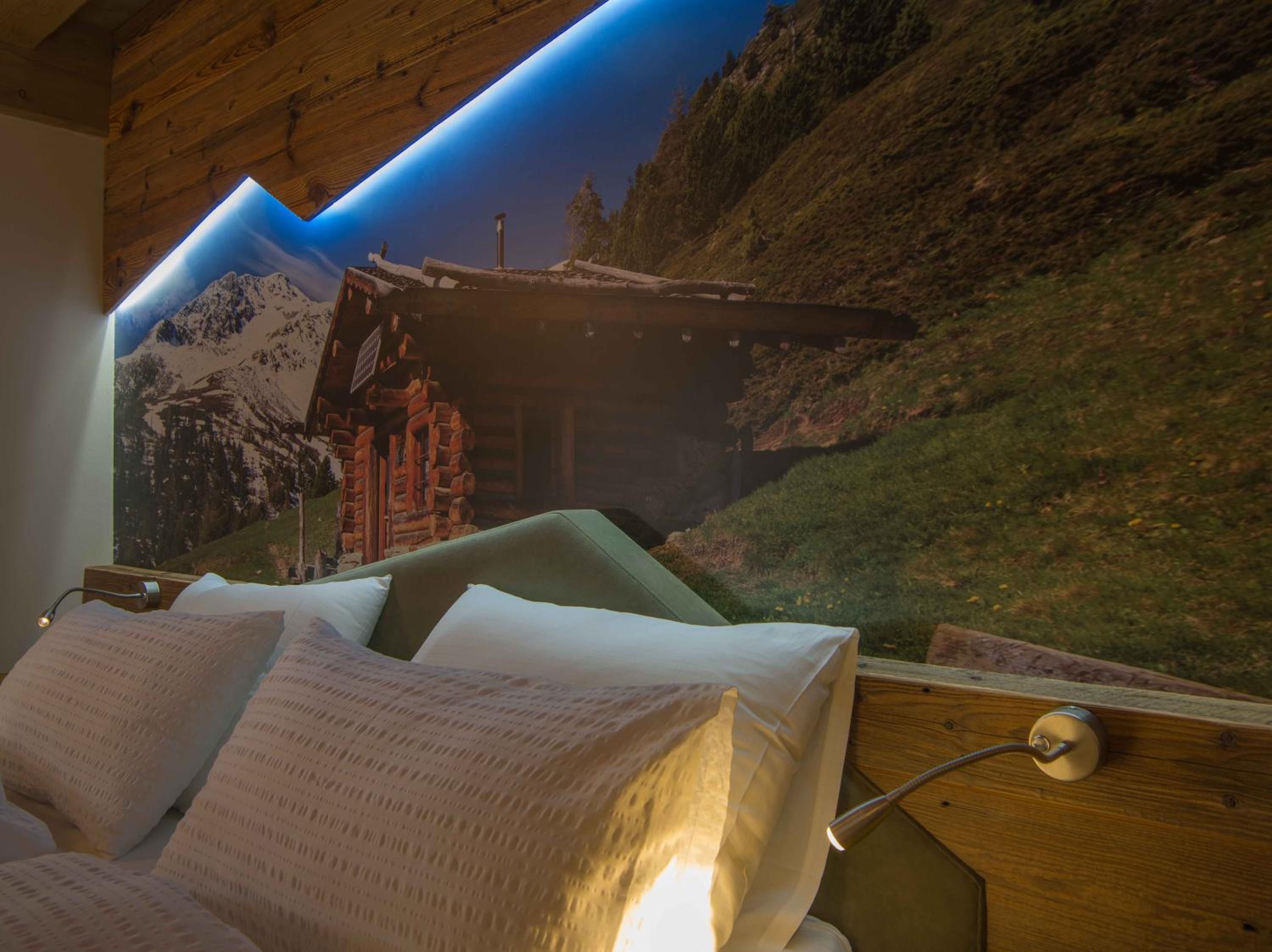 Twin Room with Balcony - Photo 4