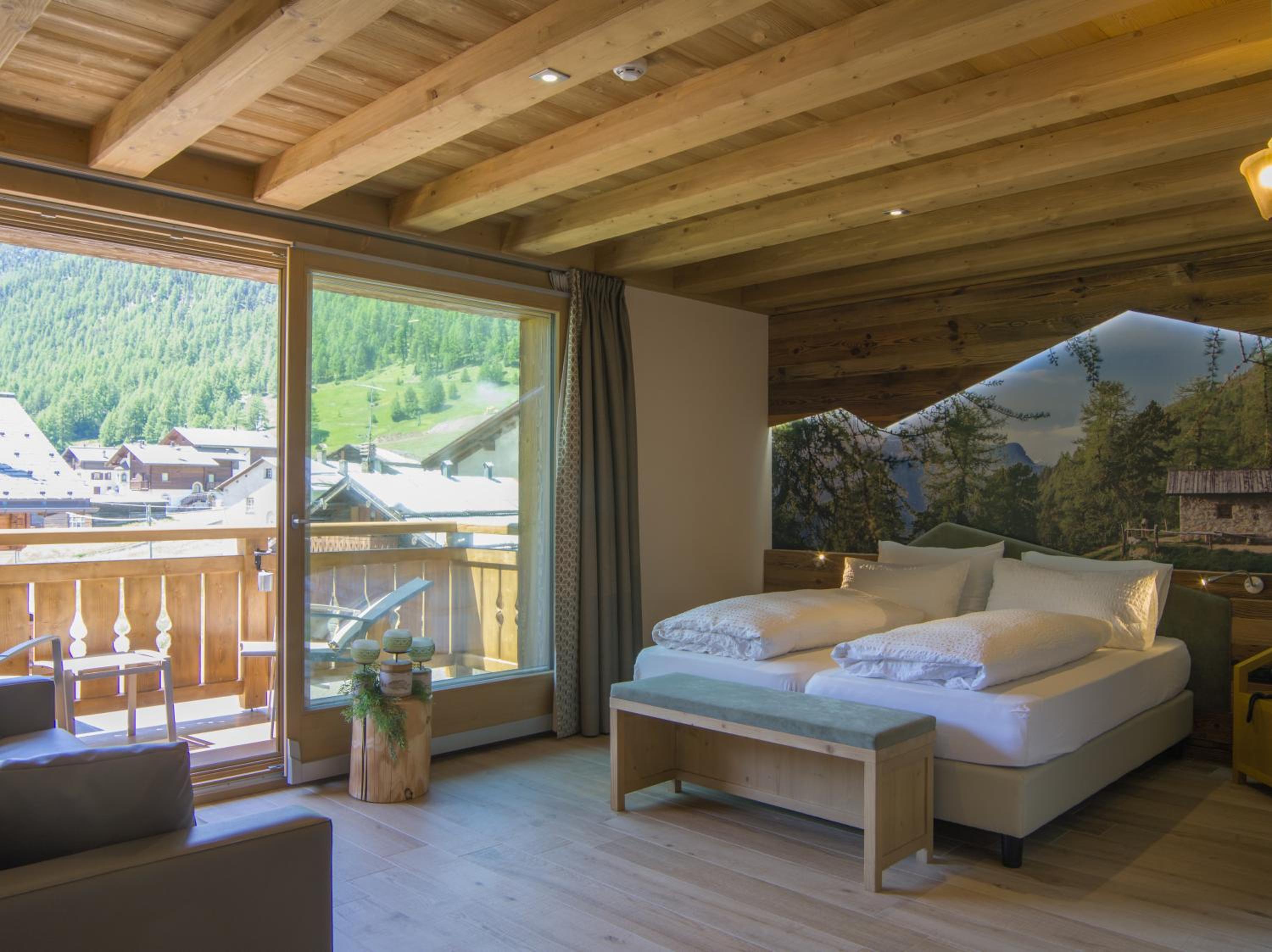Deluxe Double Room with Balcony - Photo 1
