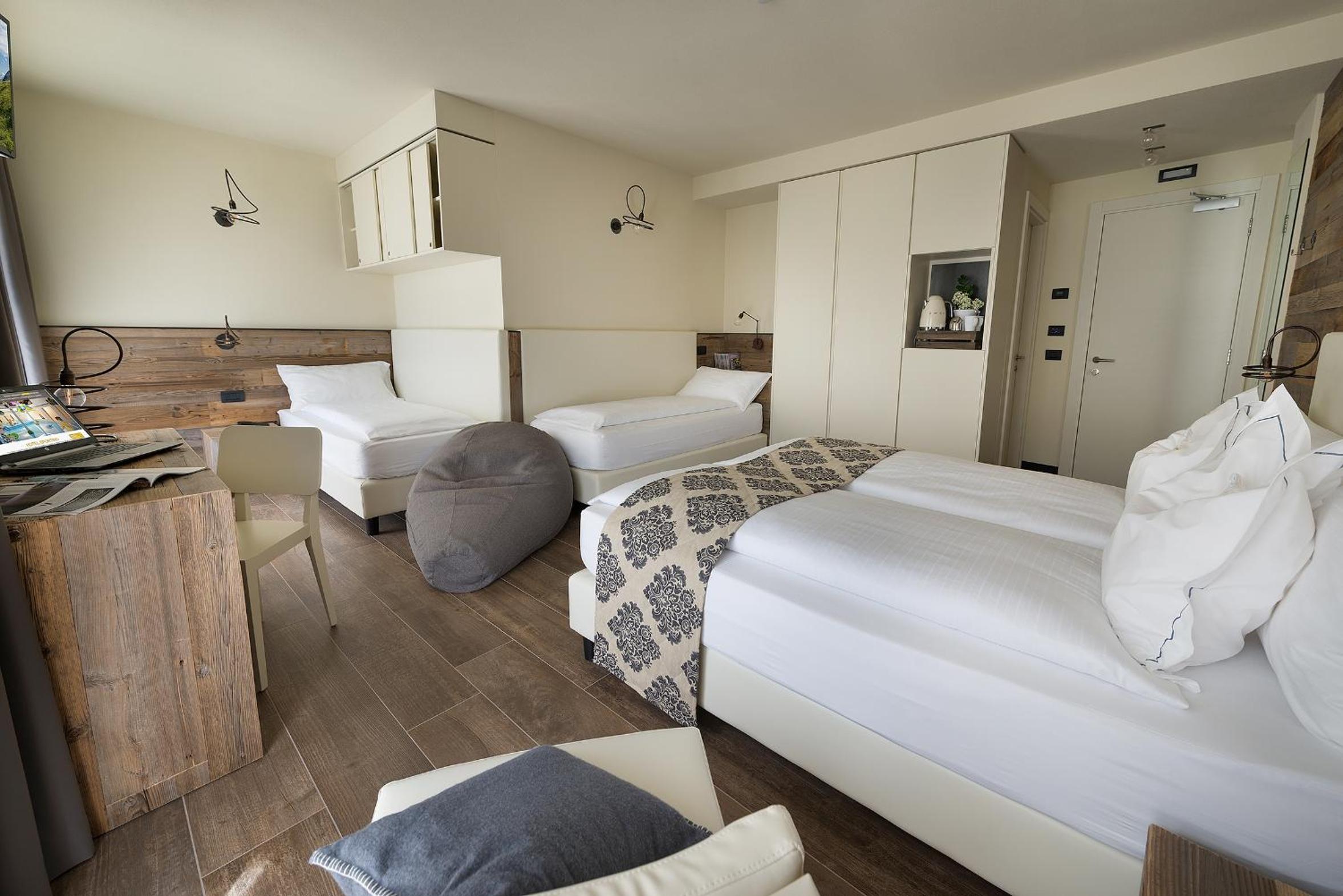 Comfort Quadruple Room photo 2