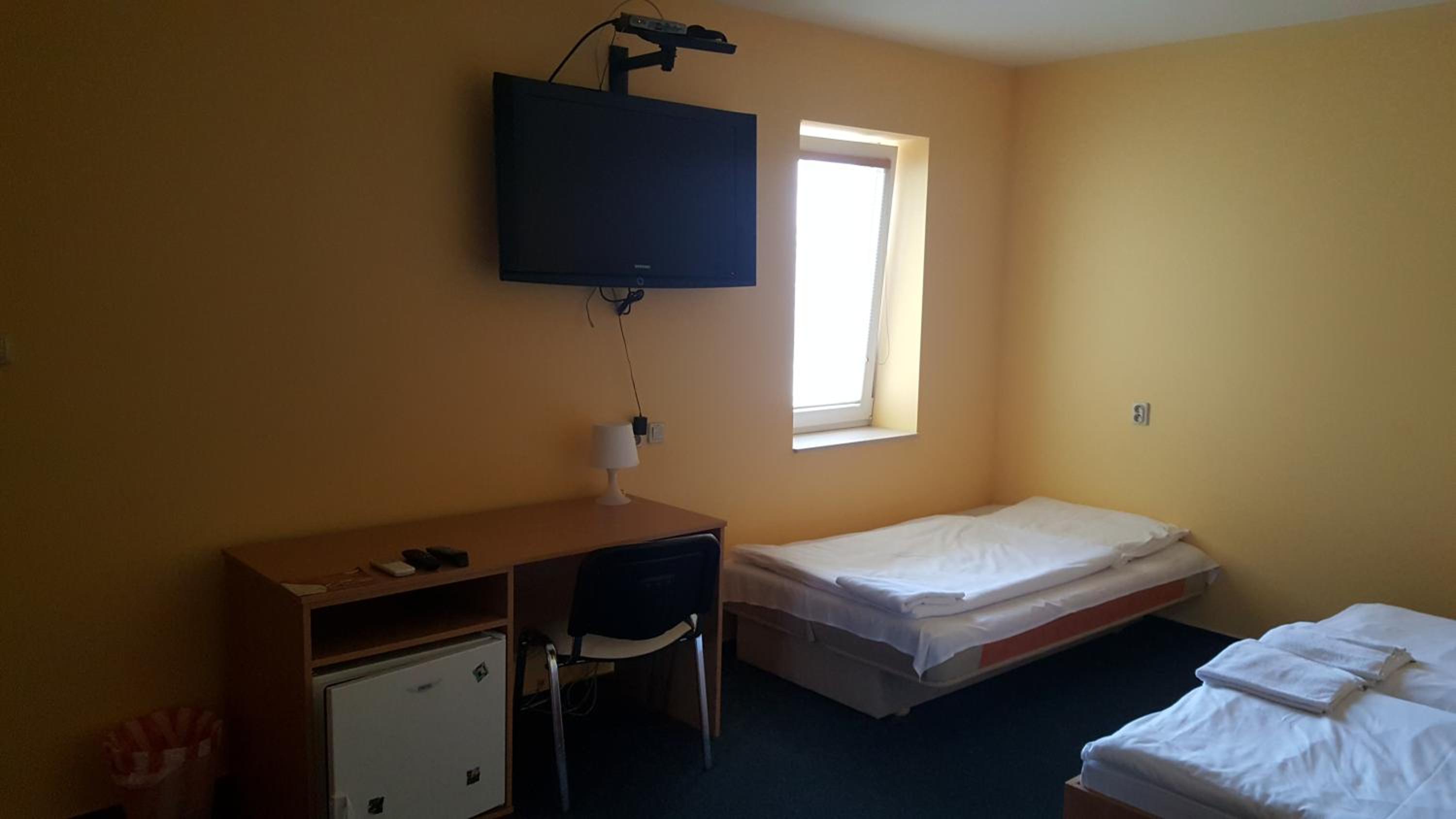 Large Double Room - Photo 8