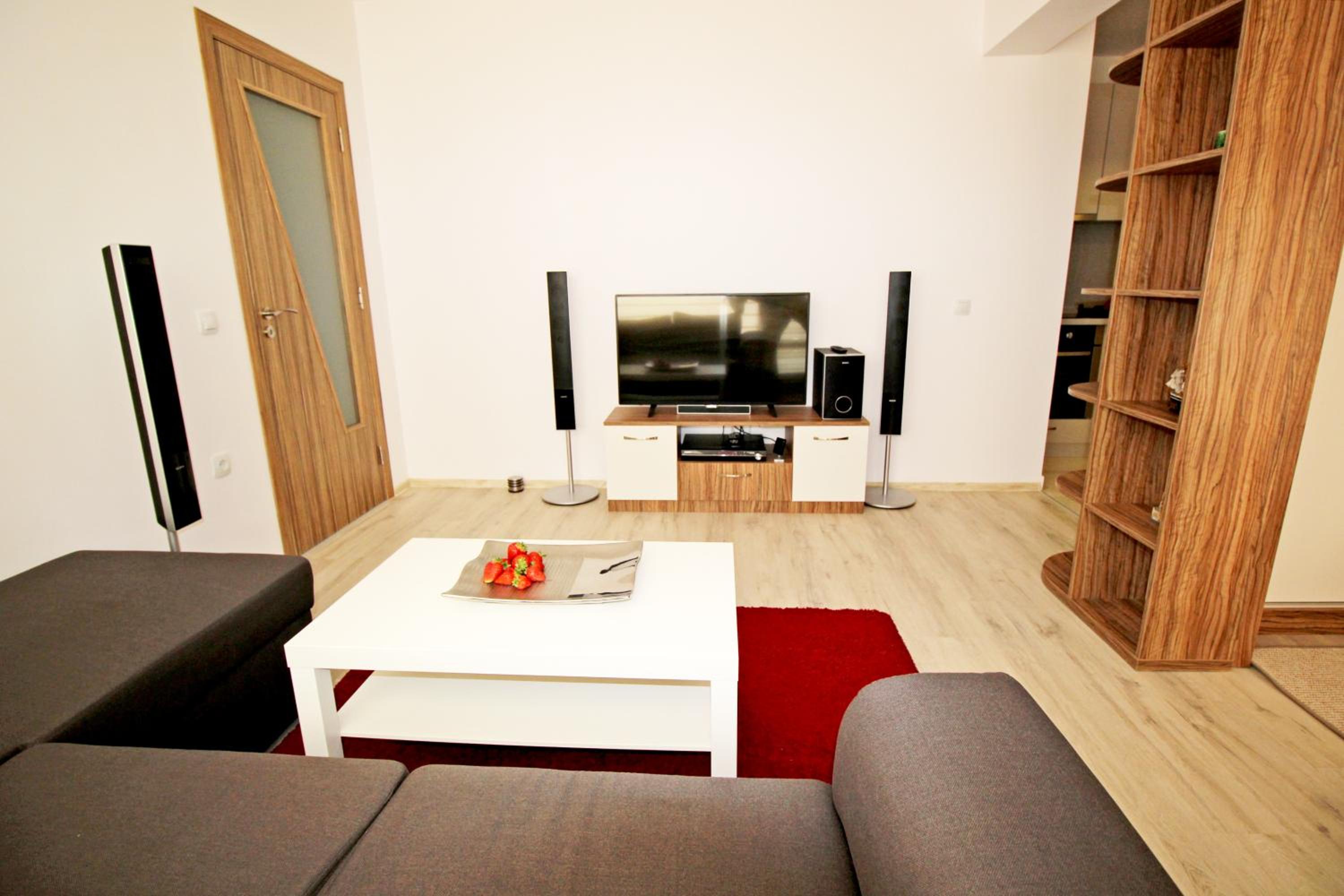 One-Bedroom Apartment - Photo 1