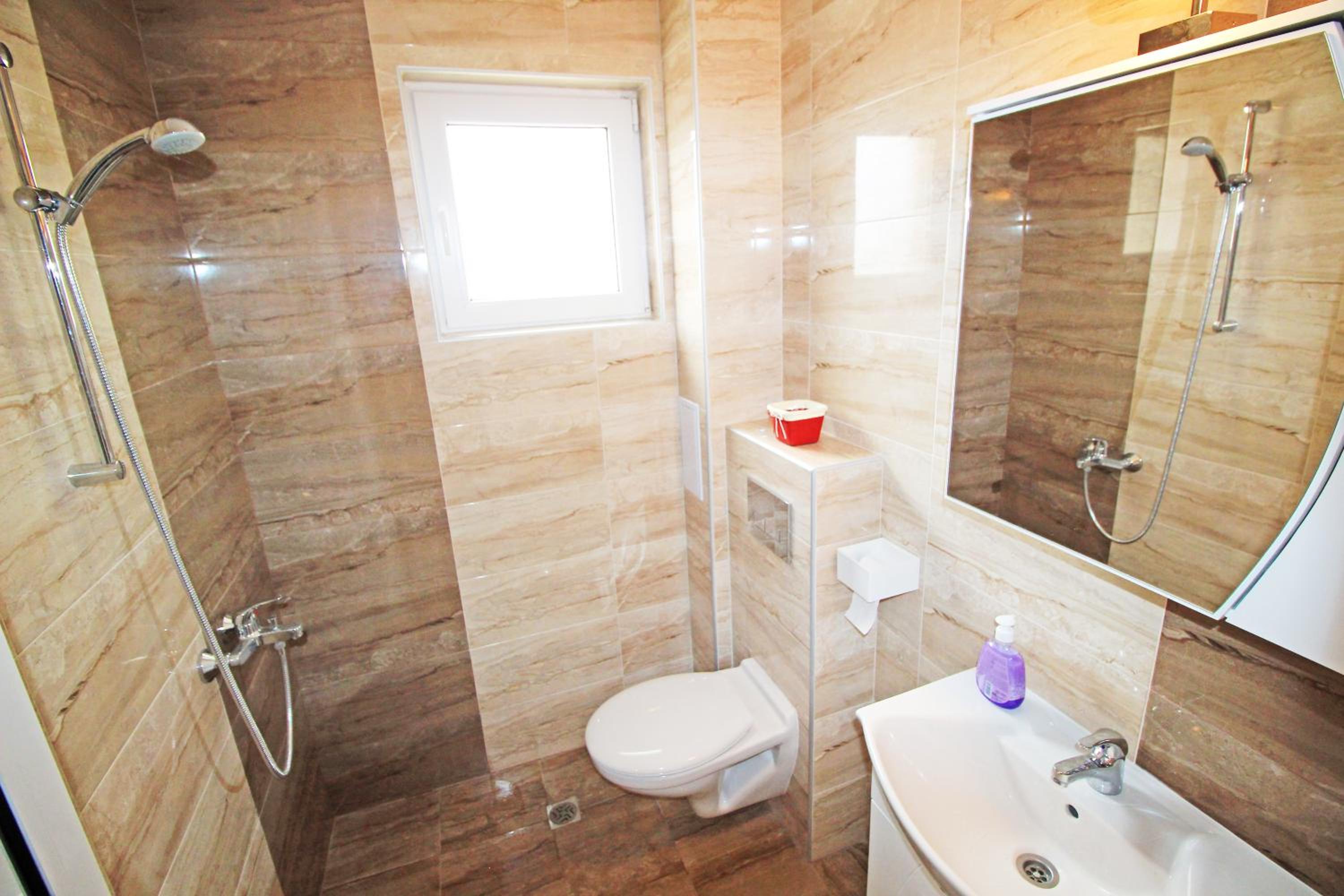 One-Bedroom Apartment - Photo 16