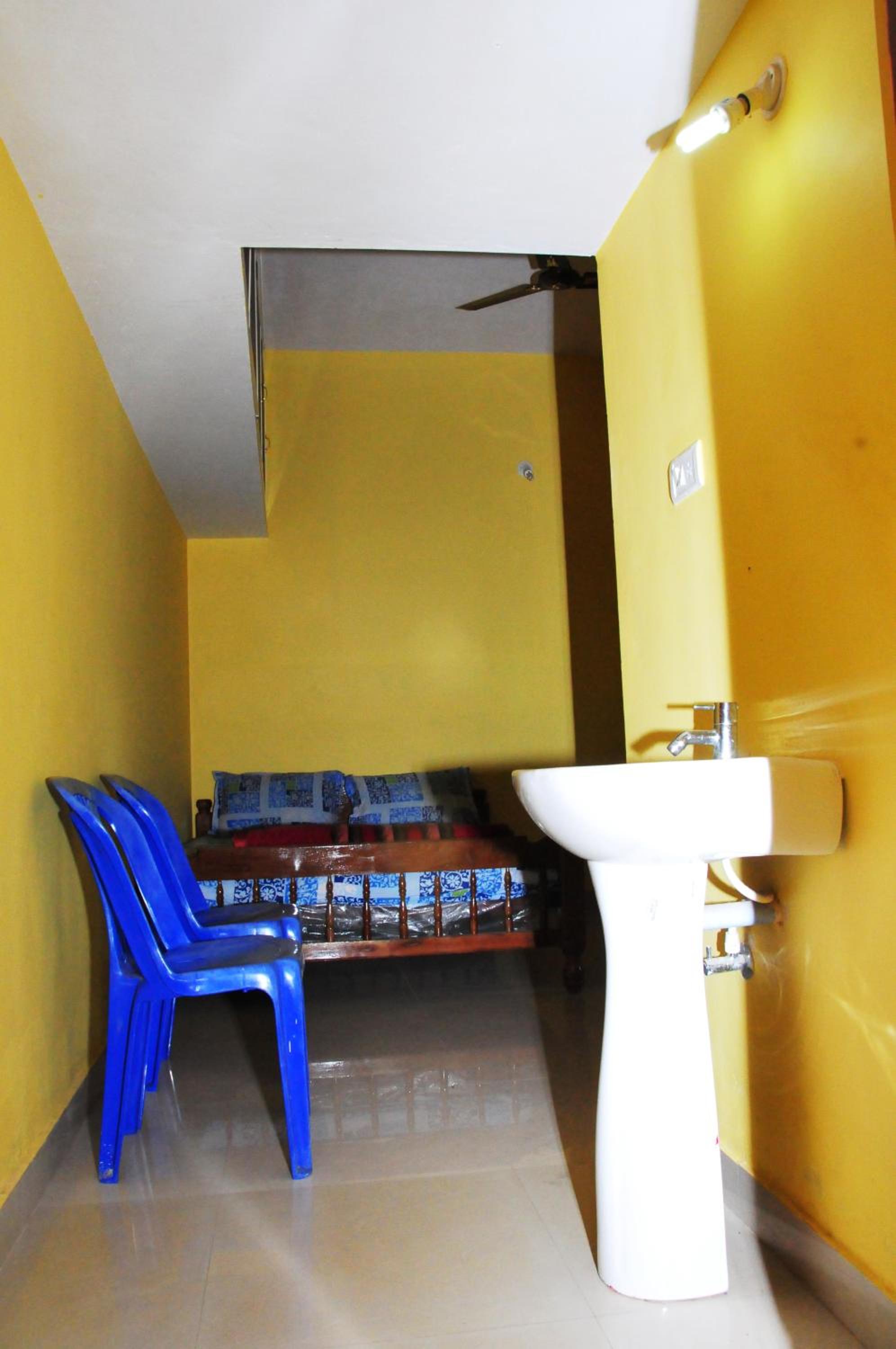 Double Room with Private Bathroom - Photo 5