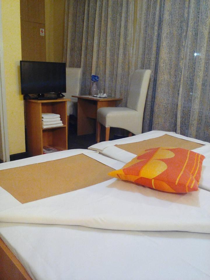 Double or Twin Room with Bathroom photo 1