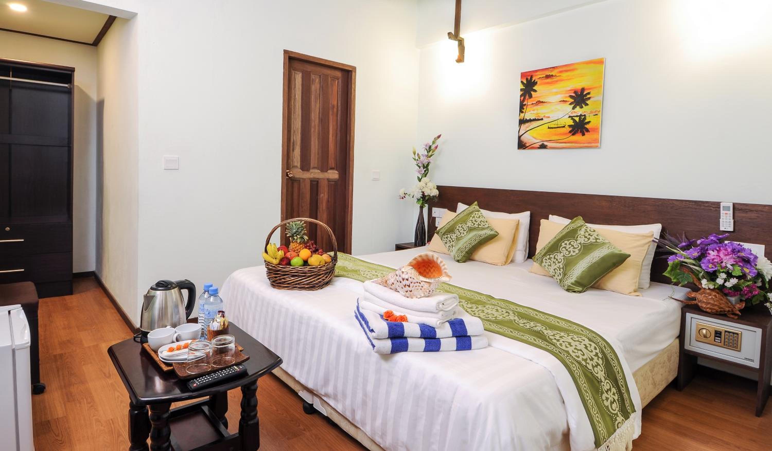 Standard Double Room with no Window