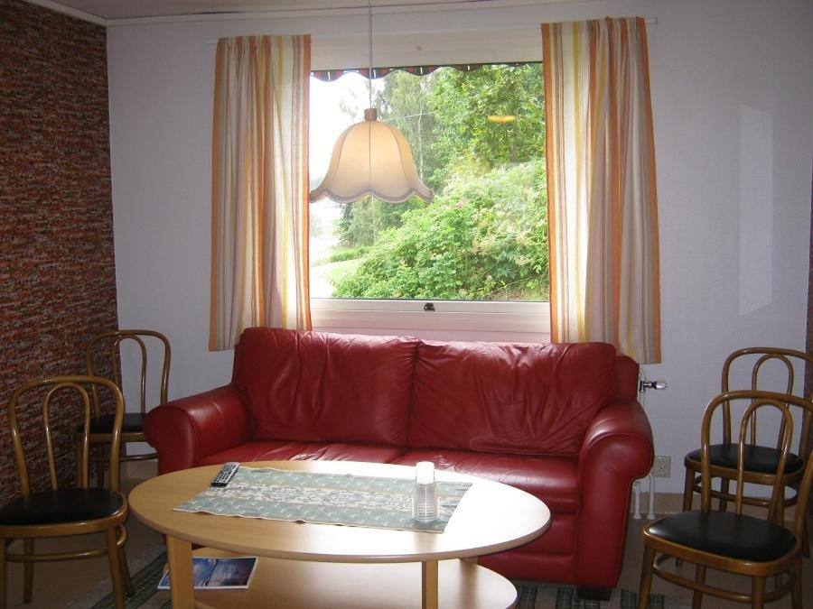 Economy Twin Room With Shared Bathroom photo 1