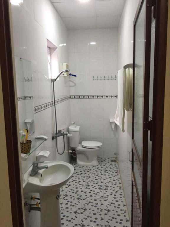 Twin Room with Private Bathroom photo 3