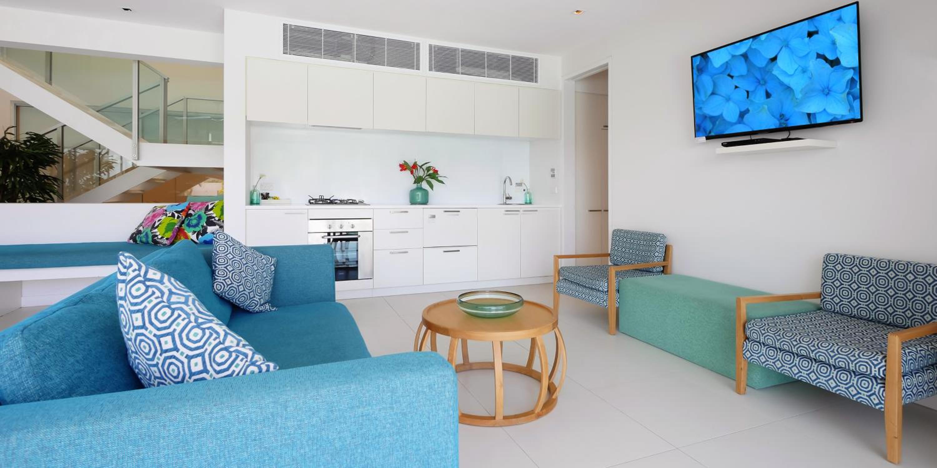Three-Bedroom Apartment with Pool Access - Swim Out