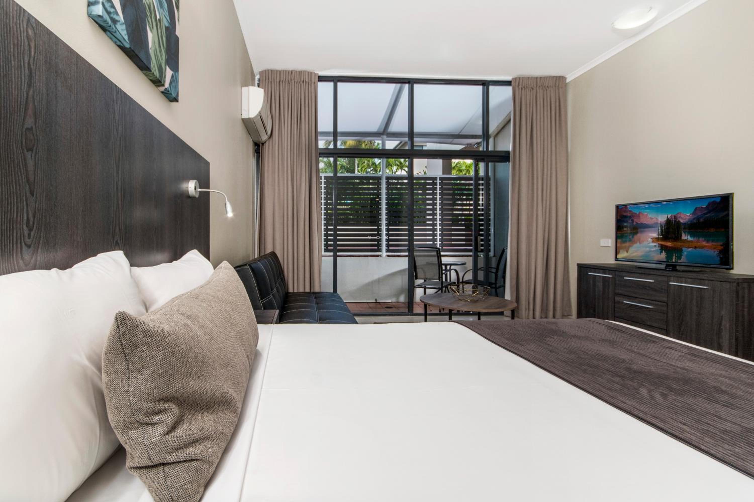 Standard Queen Room