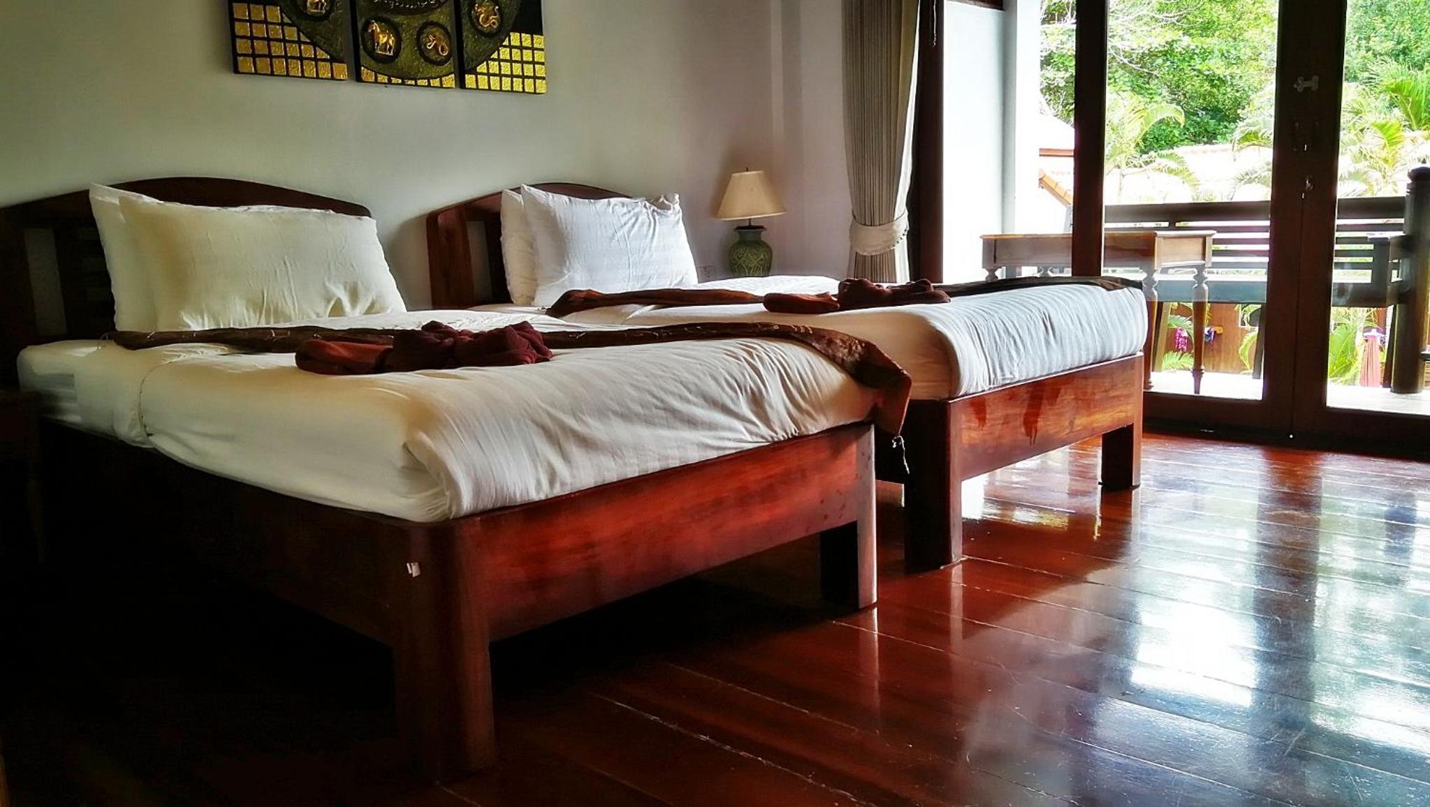 Twin Room with Pool View photo 3