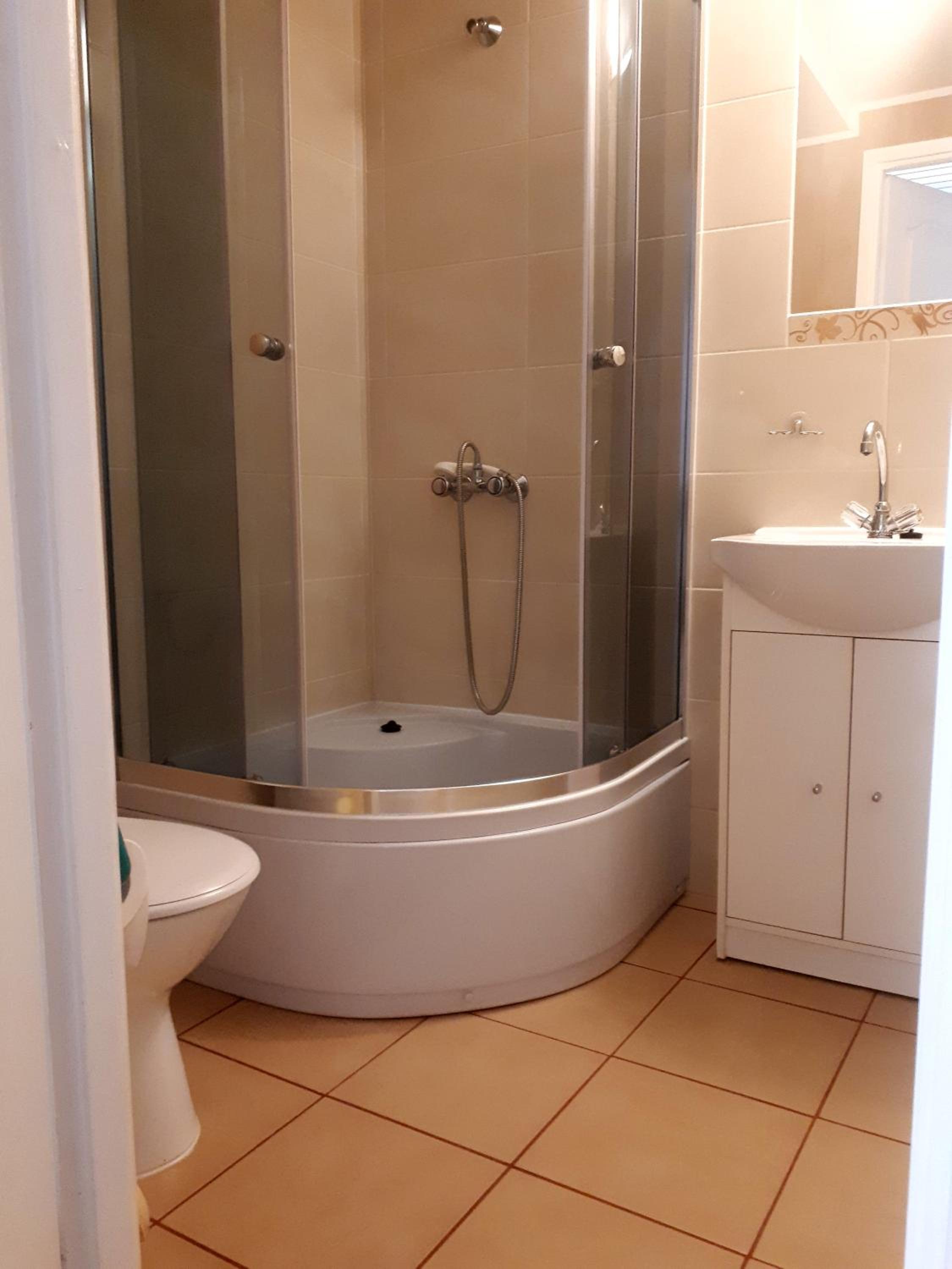 Family Room with Bathroom photo 3