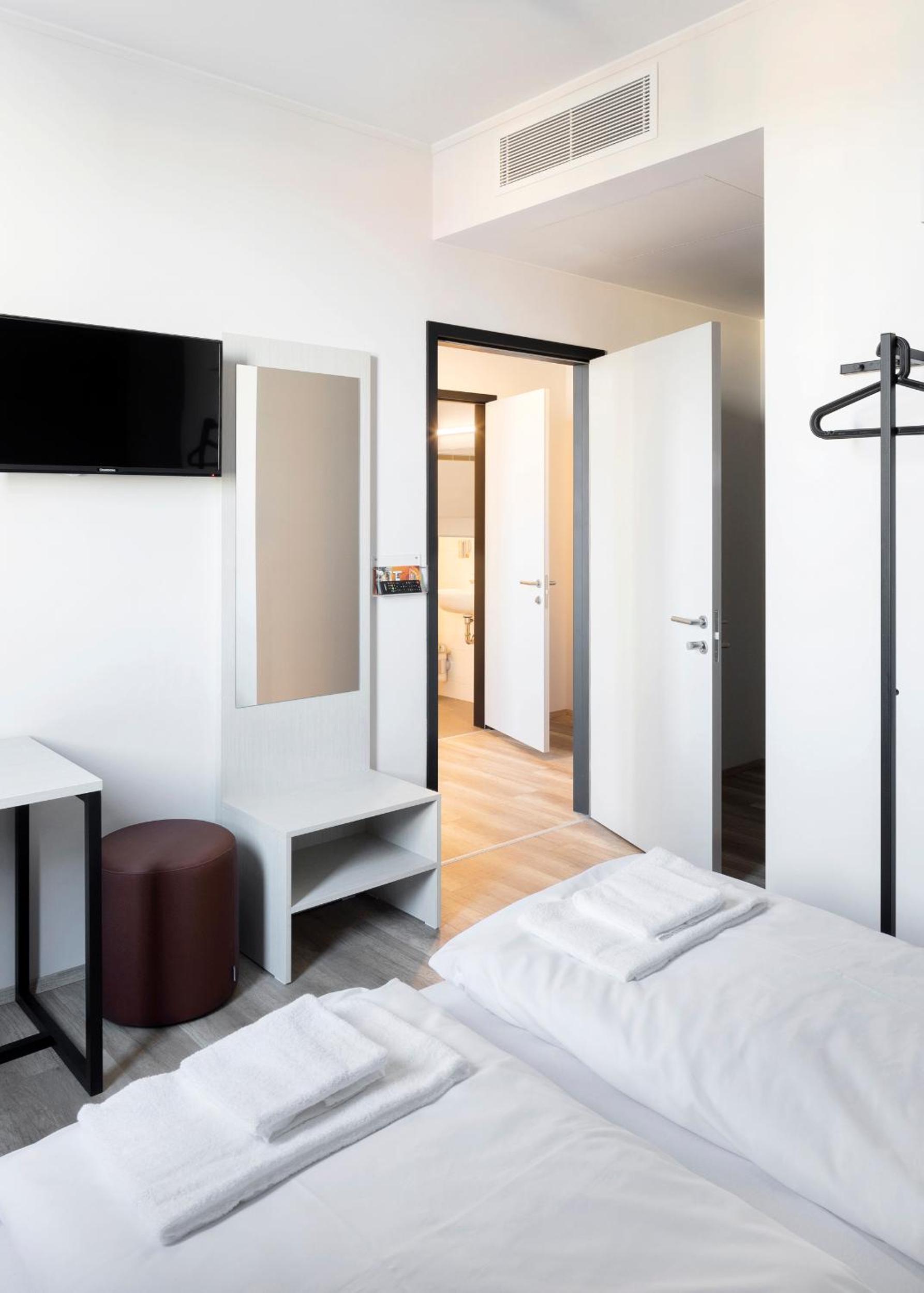 Twin room for Single use photo 3