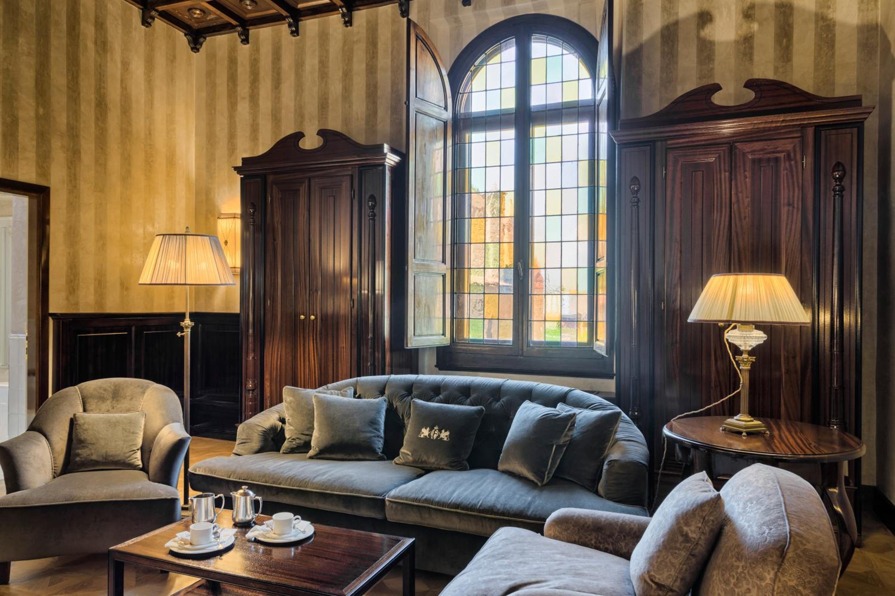 Executive Family Room photo 1