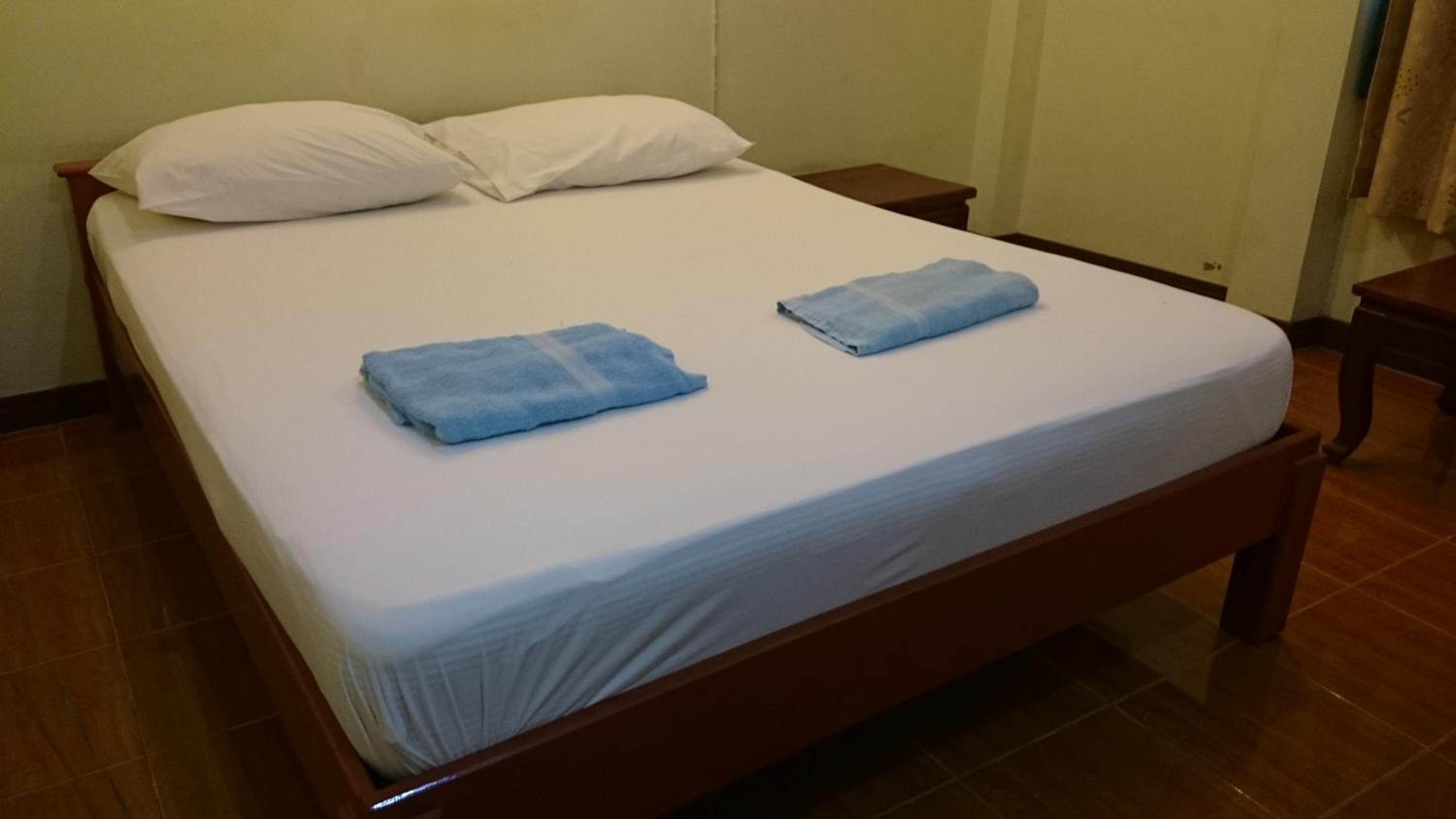 Deluxe Room with Private Bathroom photo 3