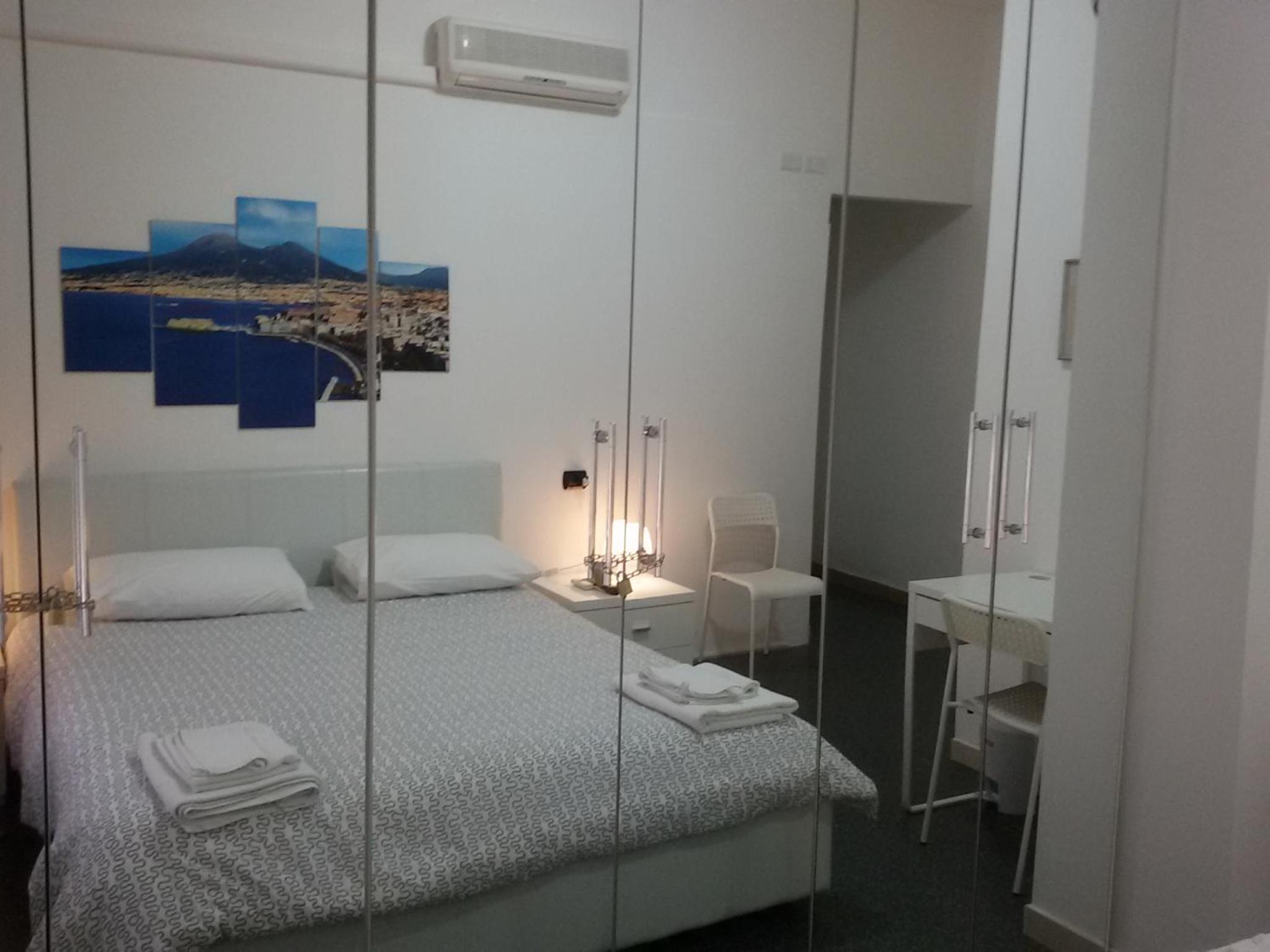 Double Room with Private Bathroom - Photo 11
